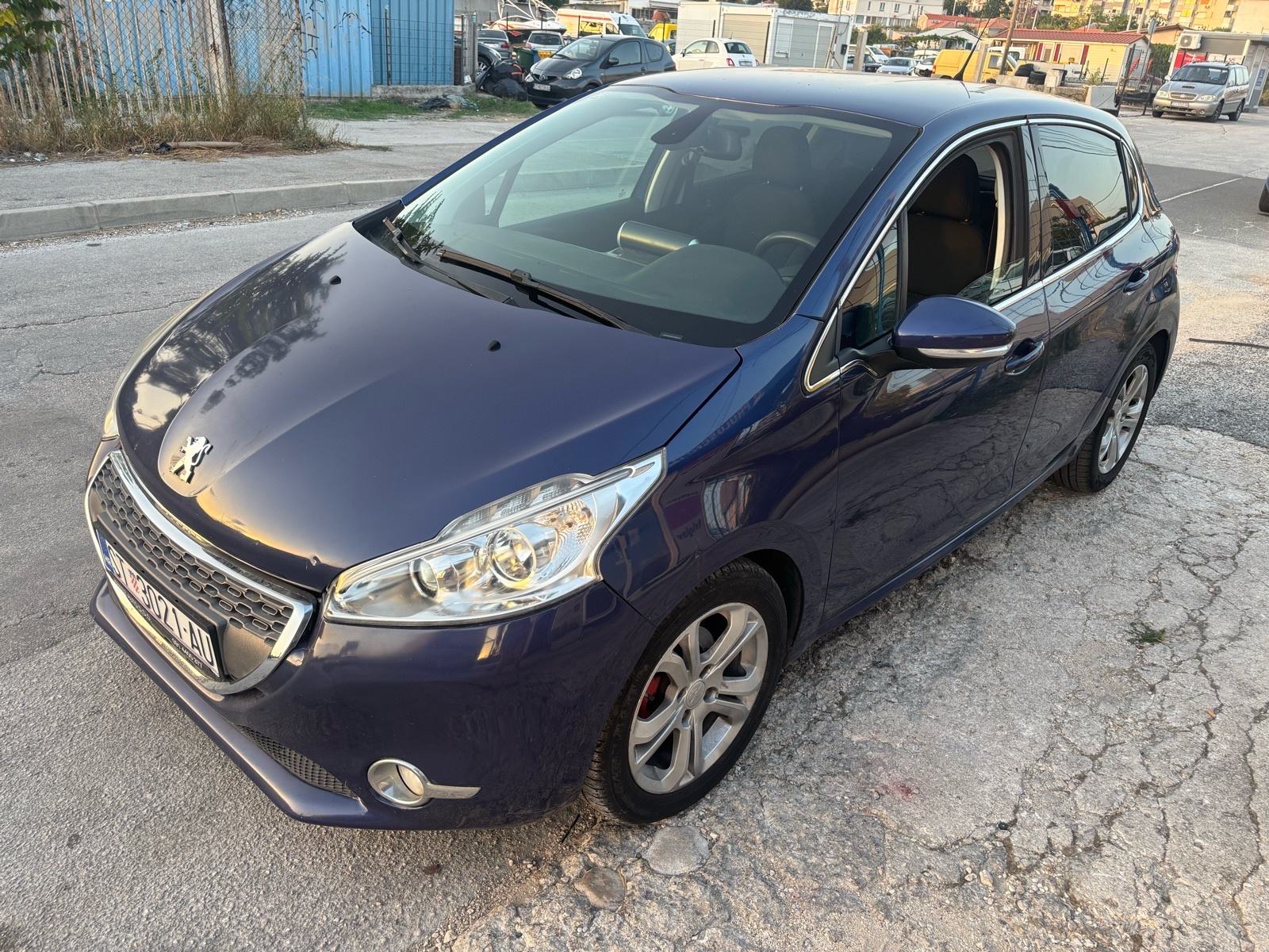 Peugeot 208 1,6 e-HDi Reg 07/2027 Klima Alu 16, fotografija 2