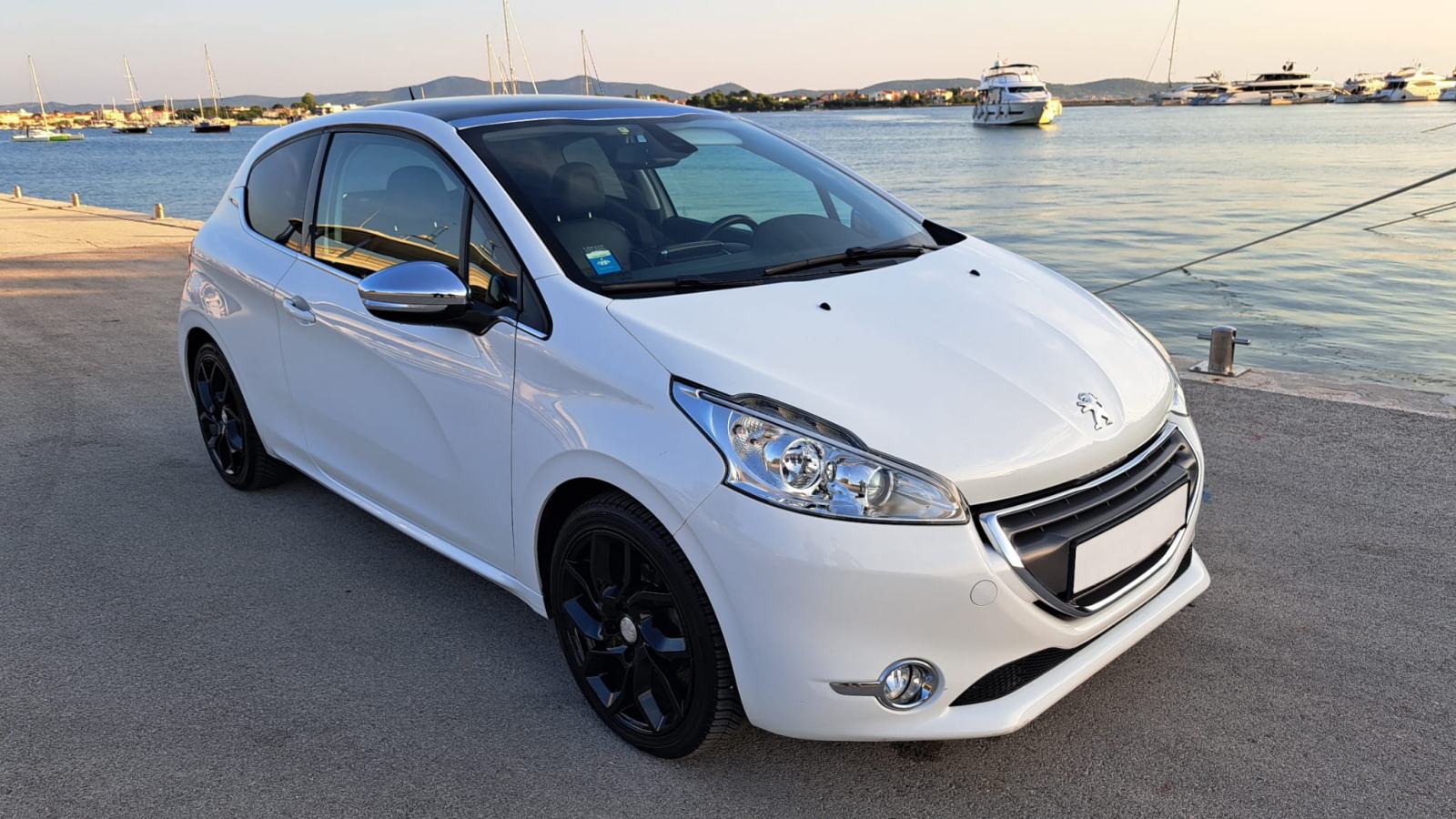 Peugeot 208 1,6 HDi ⭐️ALLURE⭐️S&S⭐️SPORT *123000km*, fotografija 16