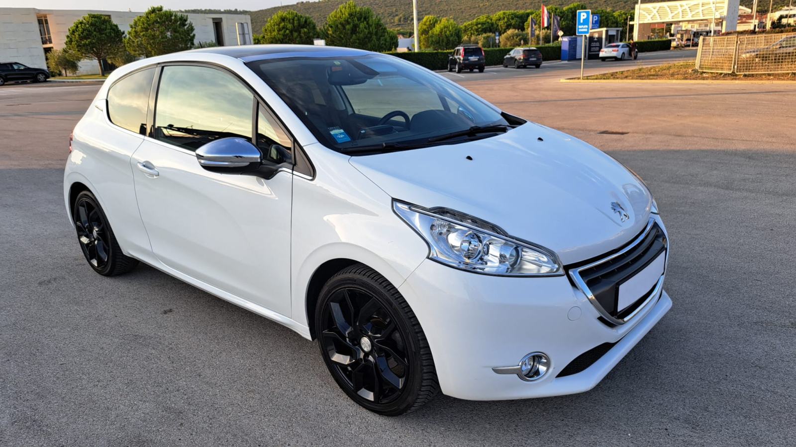 Peugeot 208 1,6 HDi ⭐️ALLURE⭐️S&S⭐️SPORT *123000km*, fotografija 15