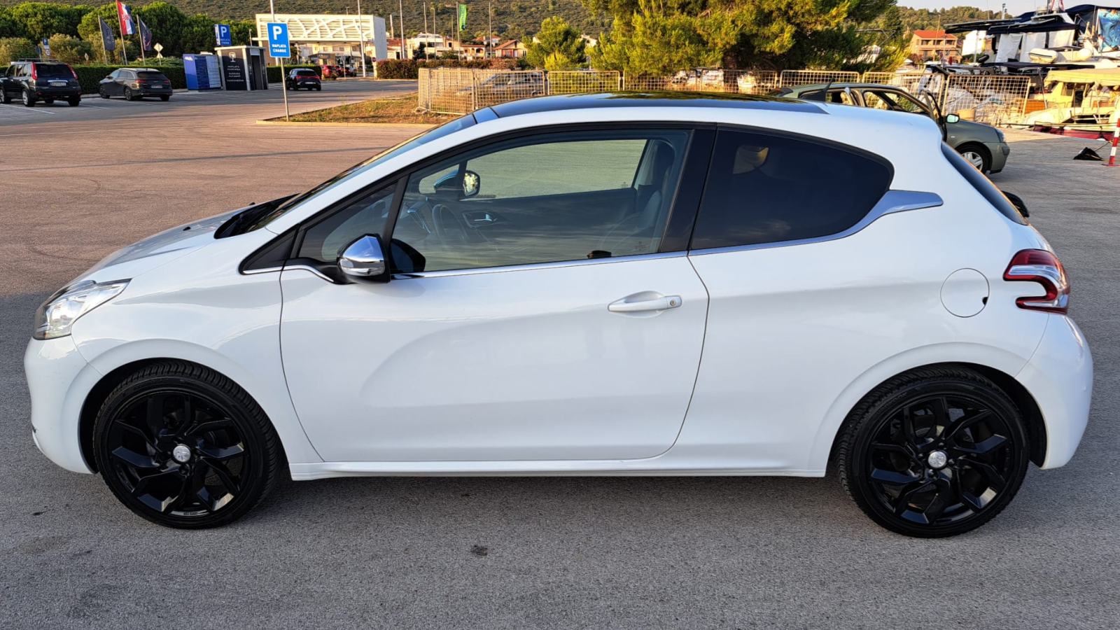 Peugeot 208 1,6 HDi ⭐️ALLURE⭐️S&S⭐️SPORT *123000km*, fotografija 5