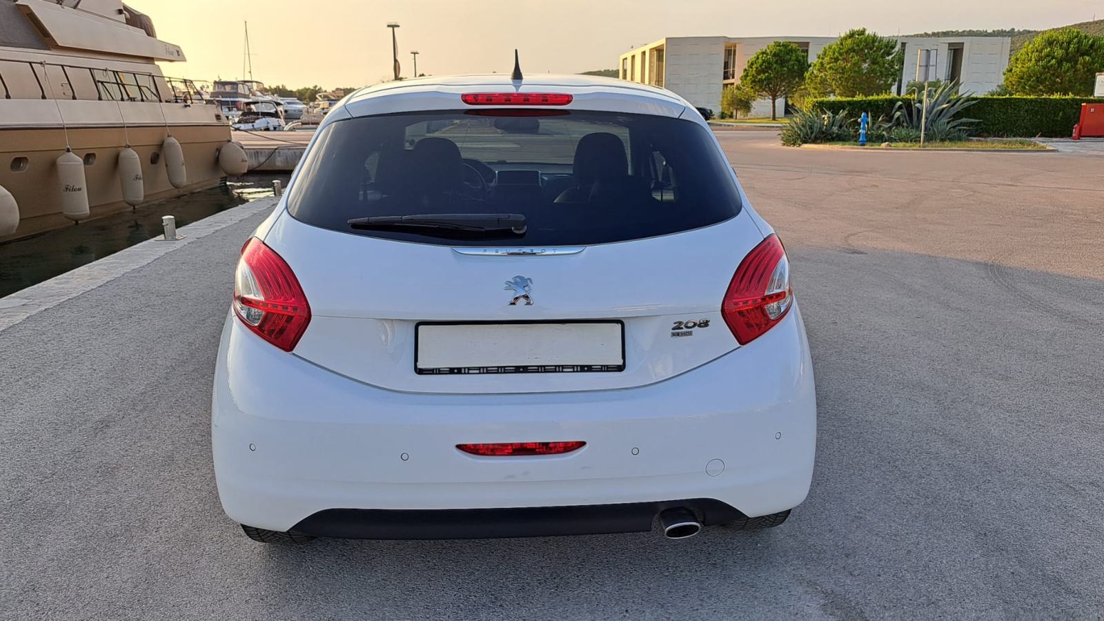 Peugeot 208 1,6 HDi ⭐️ALLURE⭐️S&S⭐️SPORT *123000km*, fotografija 9