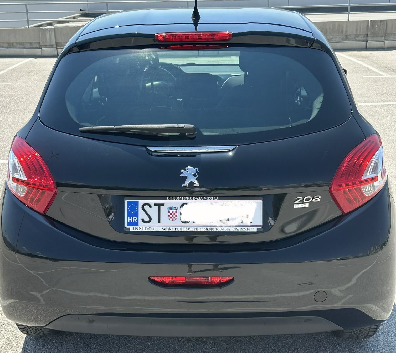 Peugeot 208 1,6 HDI, u odličnom stanju, registriran do 07/2027, fotografija 4