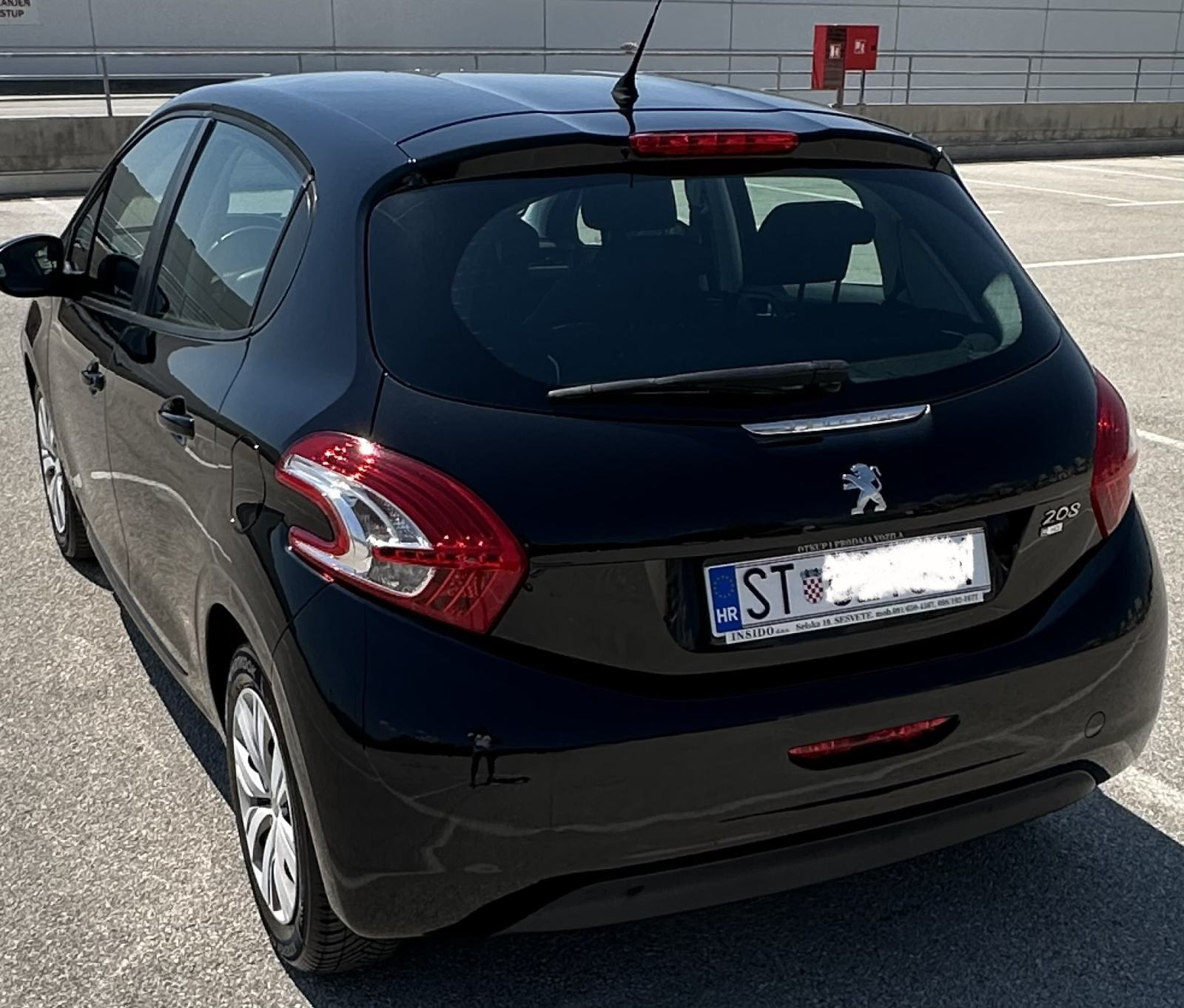 Peugeot 208 1,6 HDI, u odličnom stanju, registriran do 07/2027, fotografija 6