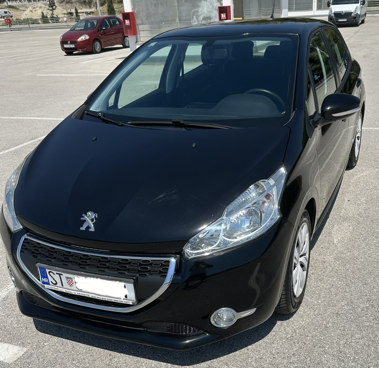 Peugeot 208 1,6 HDI, u odličnom stanju, registriran do 07/2027, fotografija 2