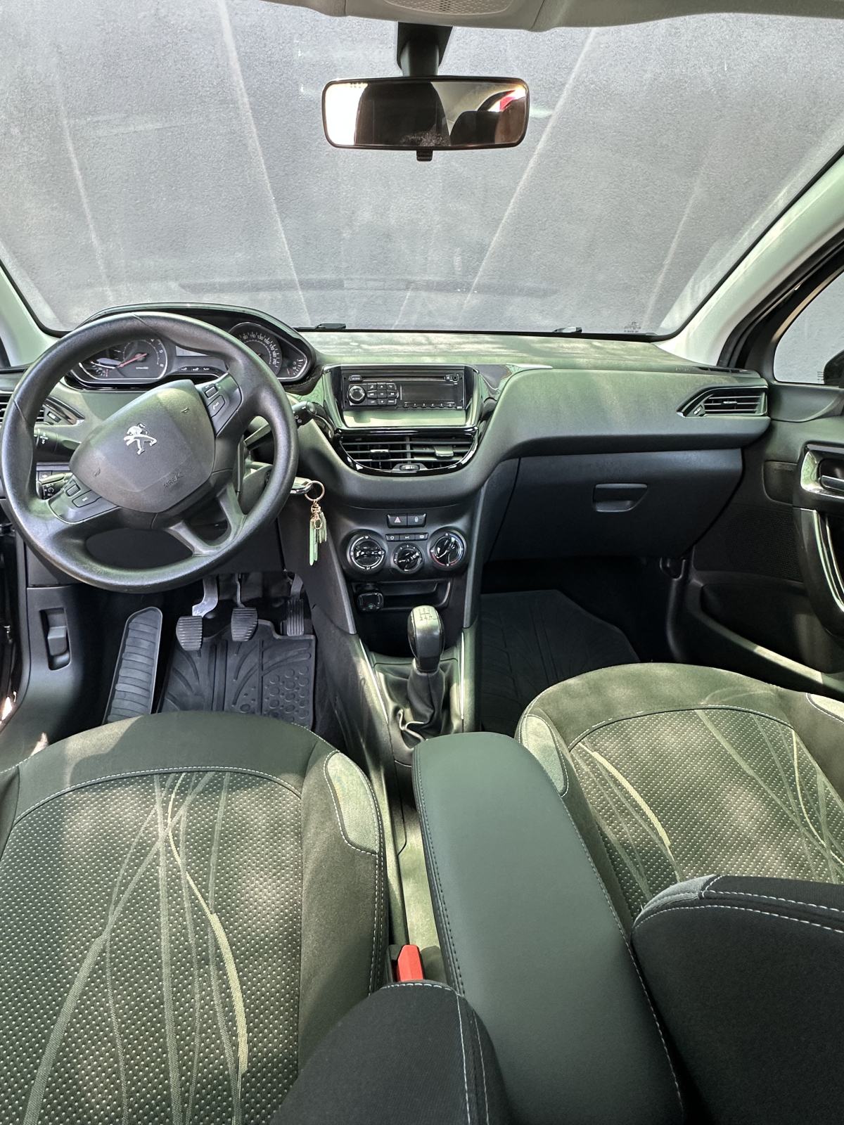 Peugeot 208 1,6 HDI, u odličnom stanju, registriran do 07/2027, fotografija 8