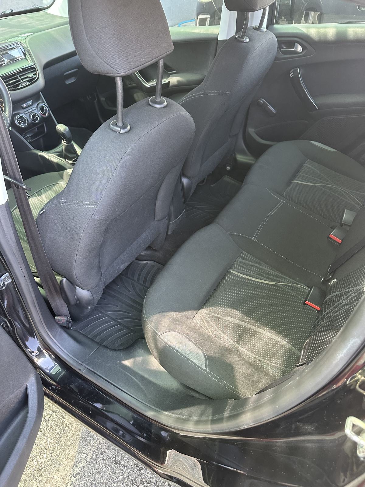 Peugeot 208 1,6 HDI, u odličnom stanju, registriran do 07/2027, fotografija 10