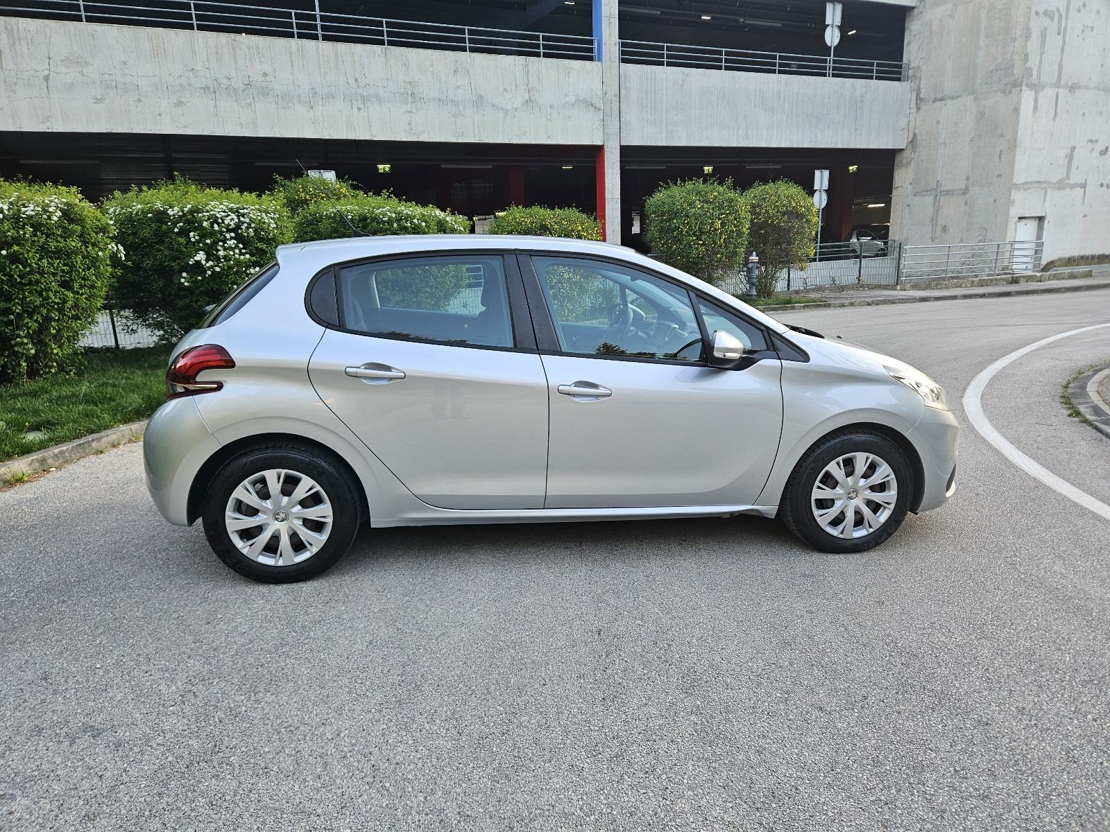 Peugeot 208 1,6 HDI,125000 kilometara, kao nov, fotografija 8