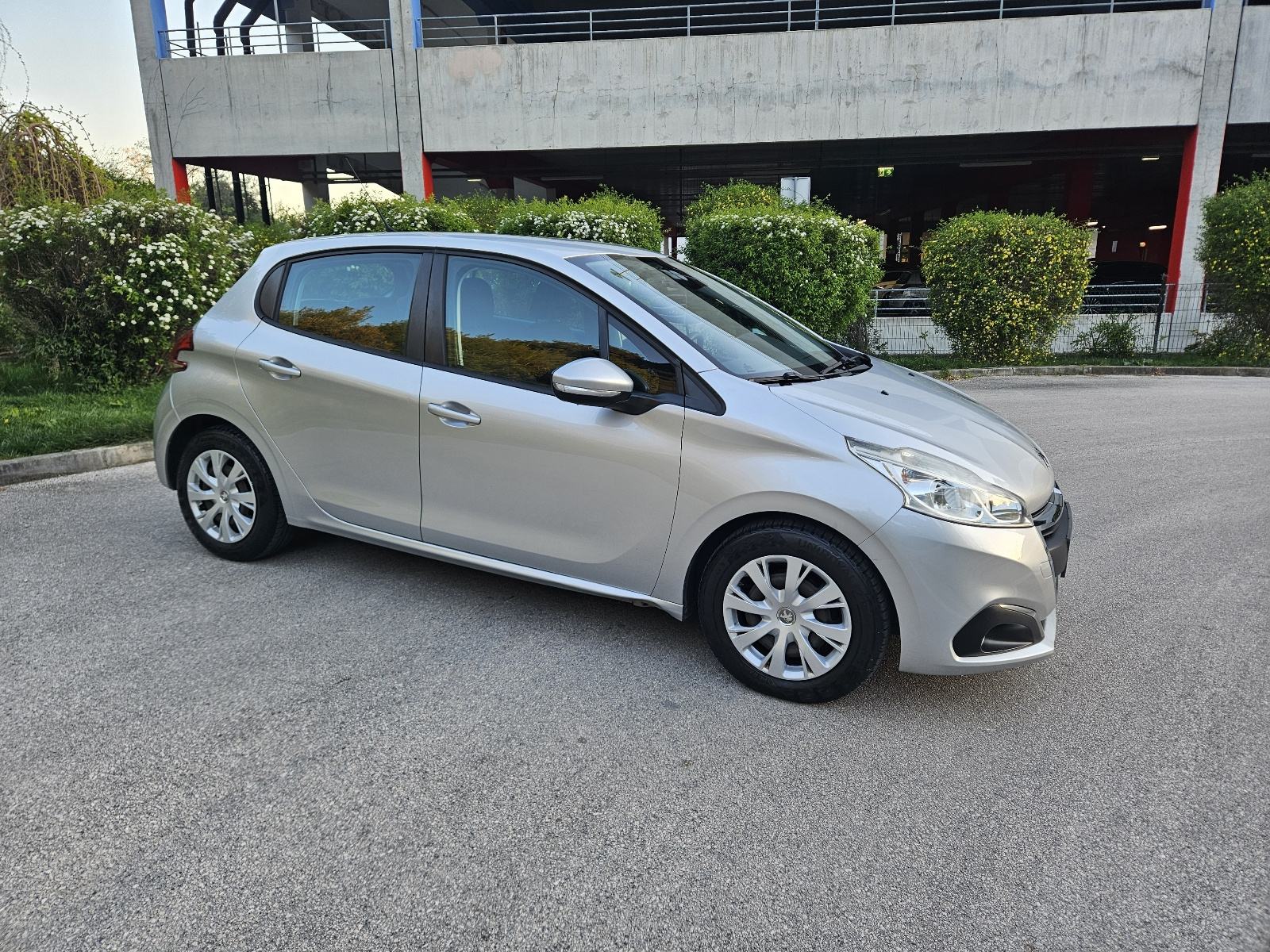 Peugeot 208 1,6 HDI,125000 kilometara, kao nov, fotografija 10