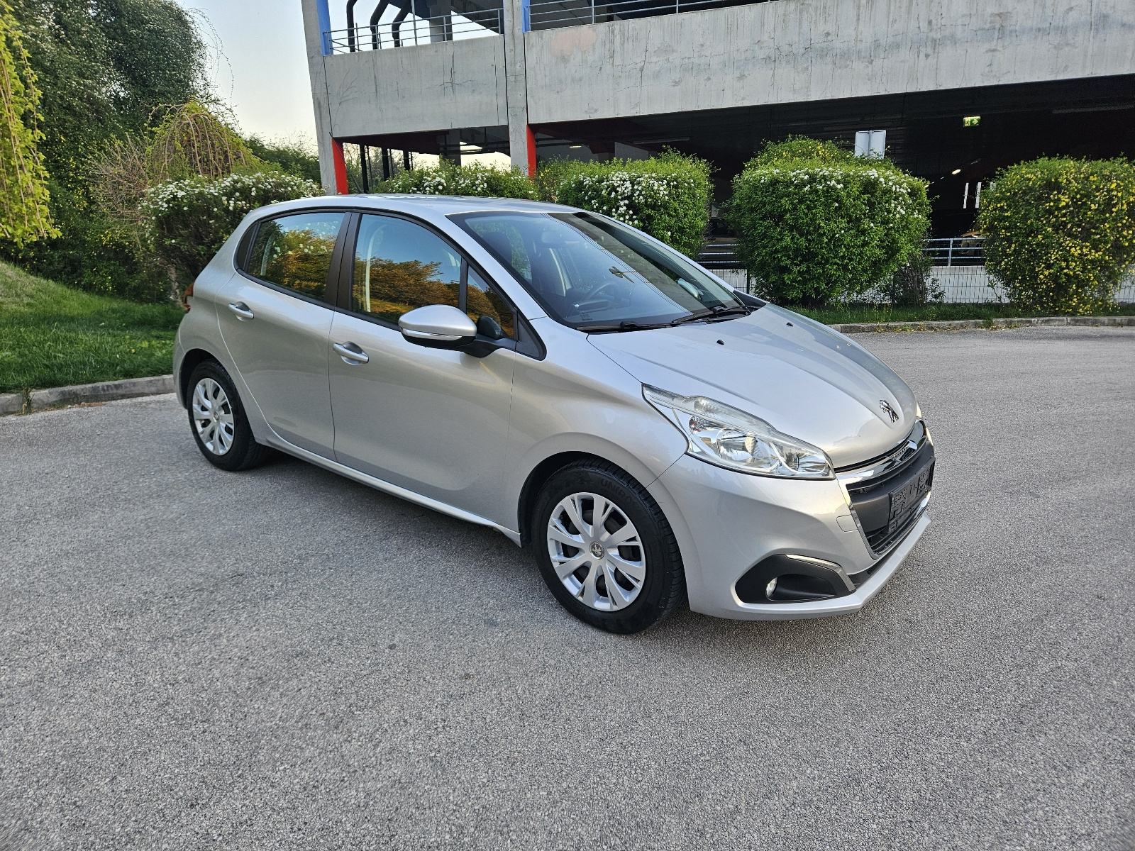 Peugeot 208 1,6 HDI,125000 kilometara, kao nov, fotografija 11