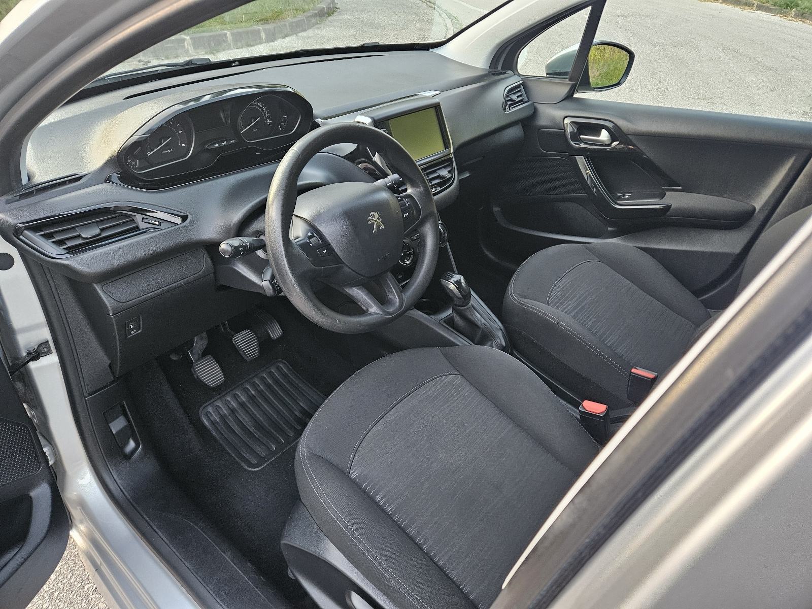 Peugeot 208 1,6 HDI,125000 kilometara, kao nov, fotografija 14