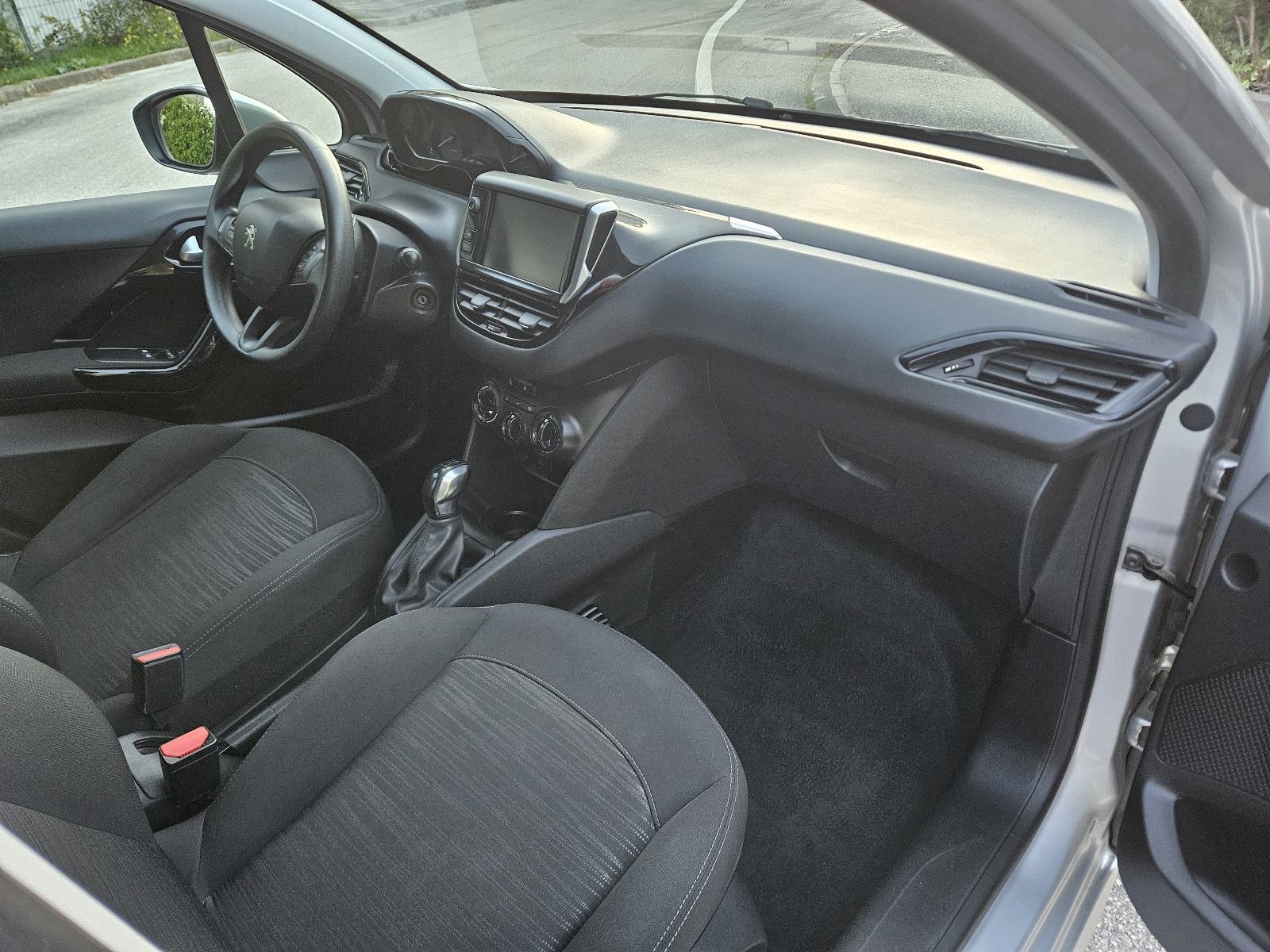 Peugeot 208 1,6 HDI,125000 kilometara, kao nov, fotografija 16