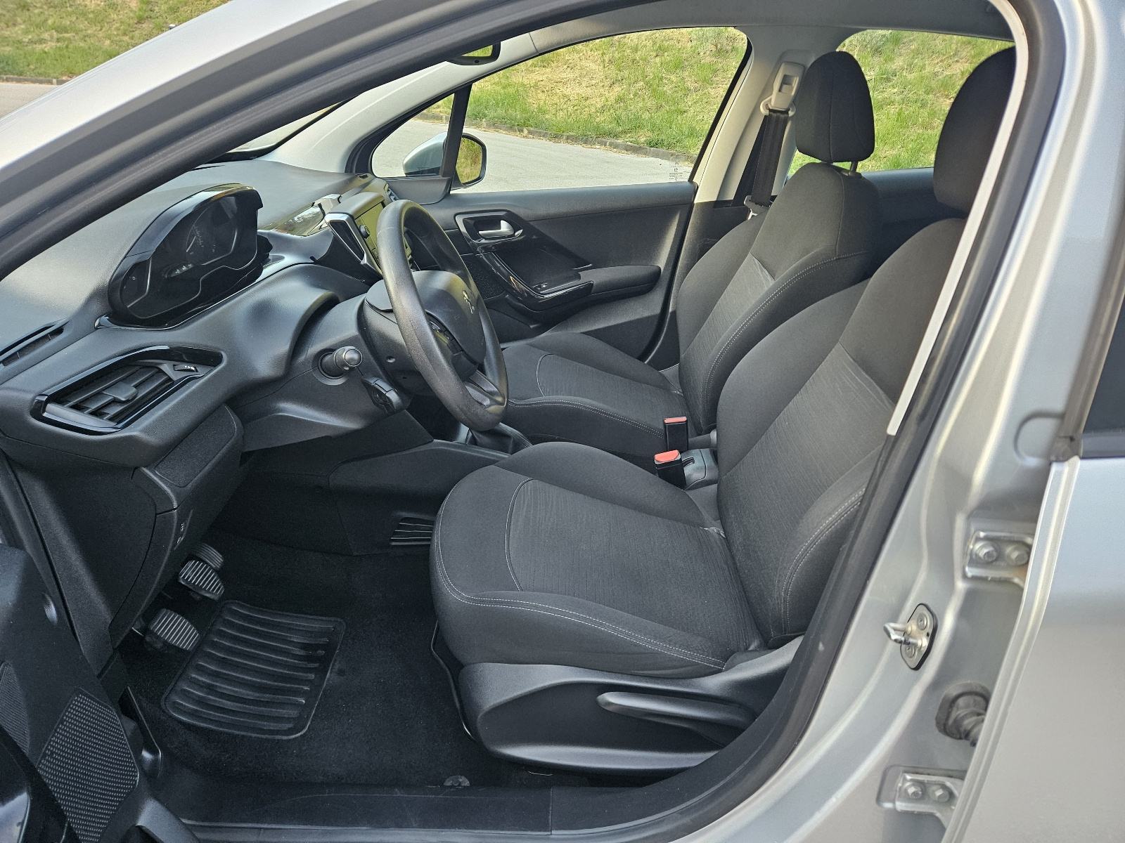 Peugeot 208 1,6 HDI,125000 kilometara, kao nov, fotografija 15