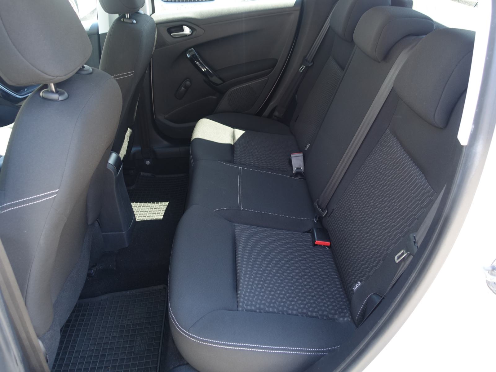 Peugeot 208 1,6 HDI / HR auto 1vl / JAMSTVO + REG.09/2026, fotografija 20