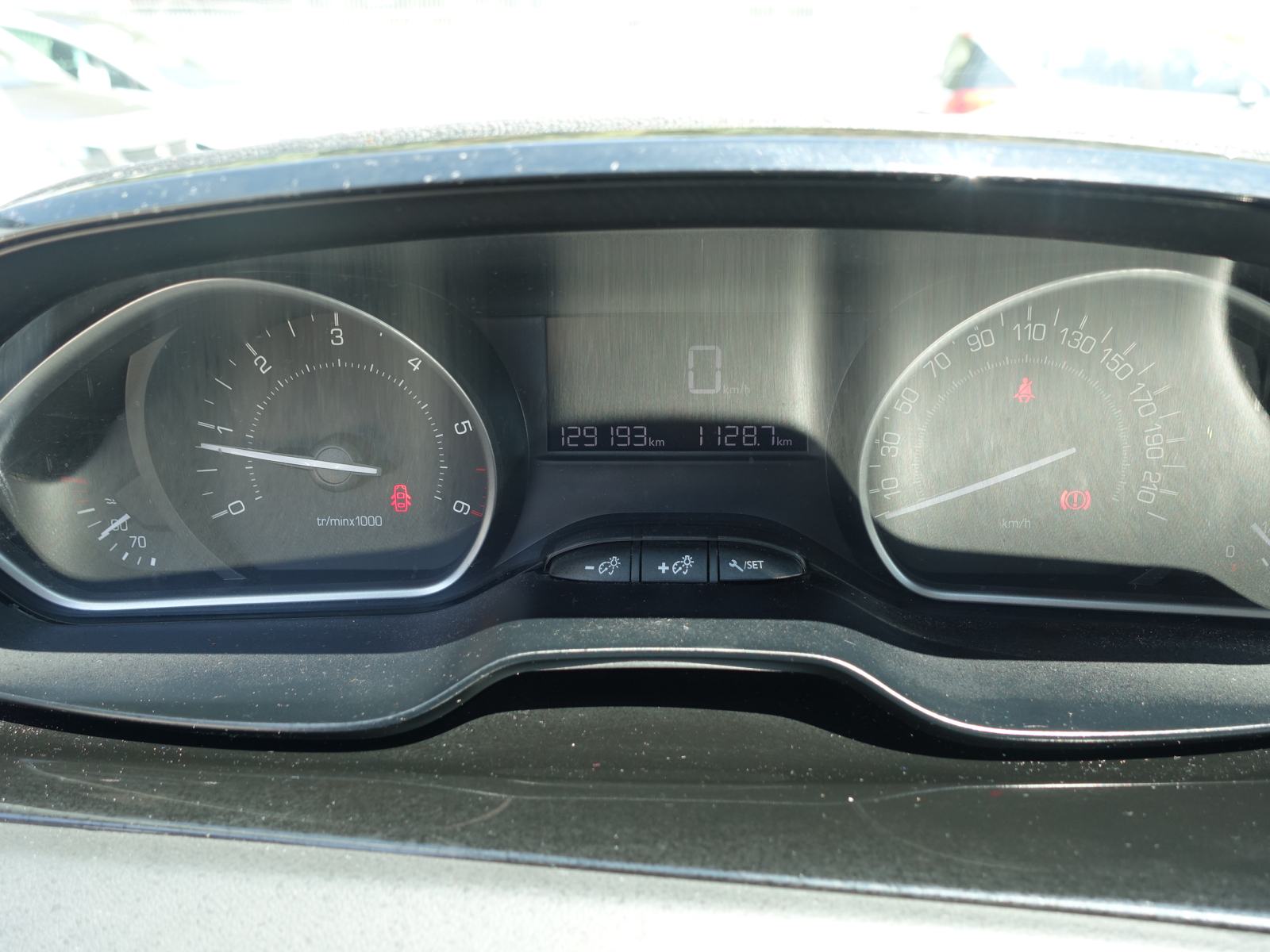 Peugeot 208 1,6 HDI / HR auto 1vl / JAMSTVO + REG.09/2026, fotografija 13