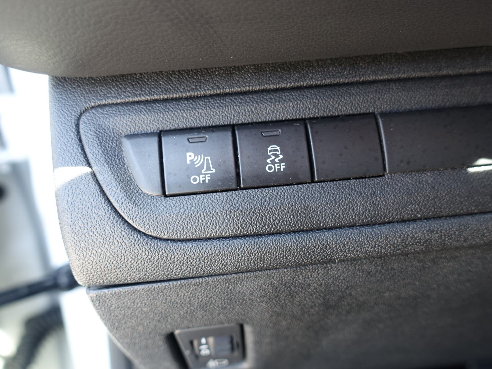 Peugeot 208 1,6 HDI / HR auto 1vl / JAMSTVO + REG.09/2026, fotografija 15
