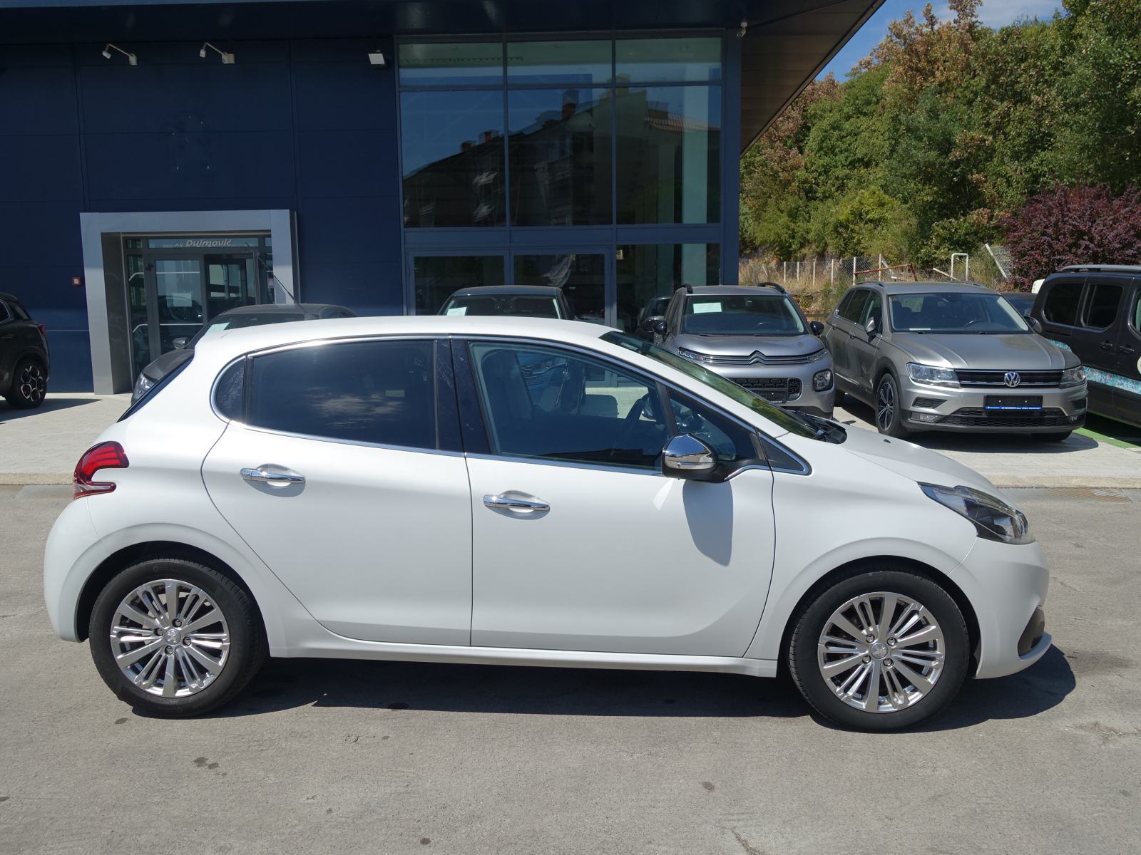 Peugeot 208 1,6 HDI / HR auto 1vl / JAMSTVO + REG.09/2026, fotografija 2