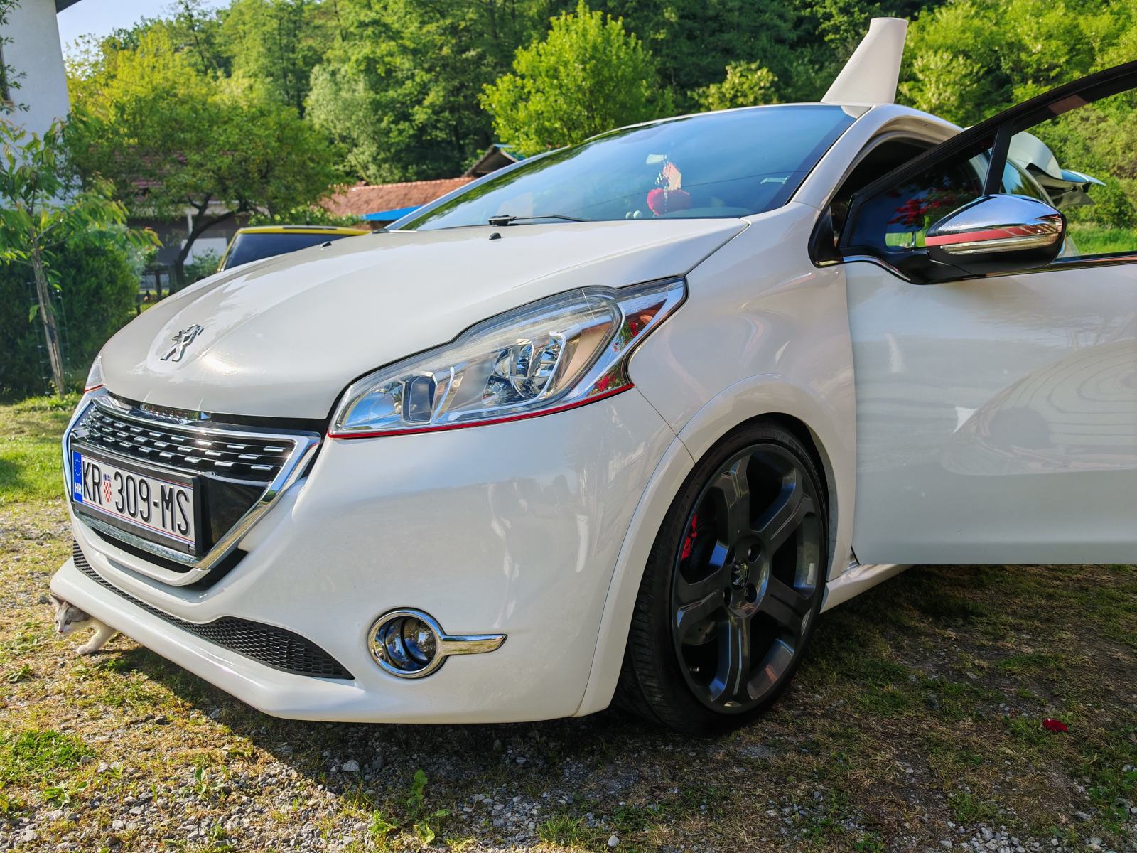 Peugeot 208 1,6 THP GTi, fotografija 8