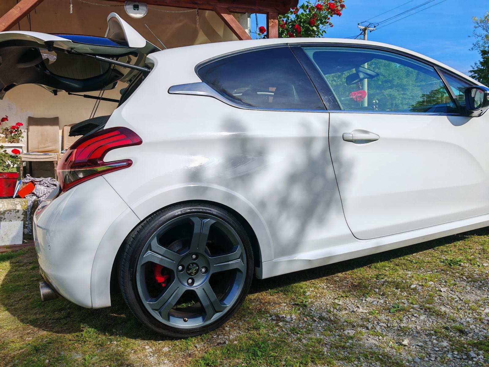 Peugeot 208 1,6 THP GTi, fotografija 9