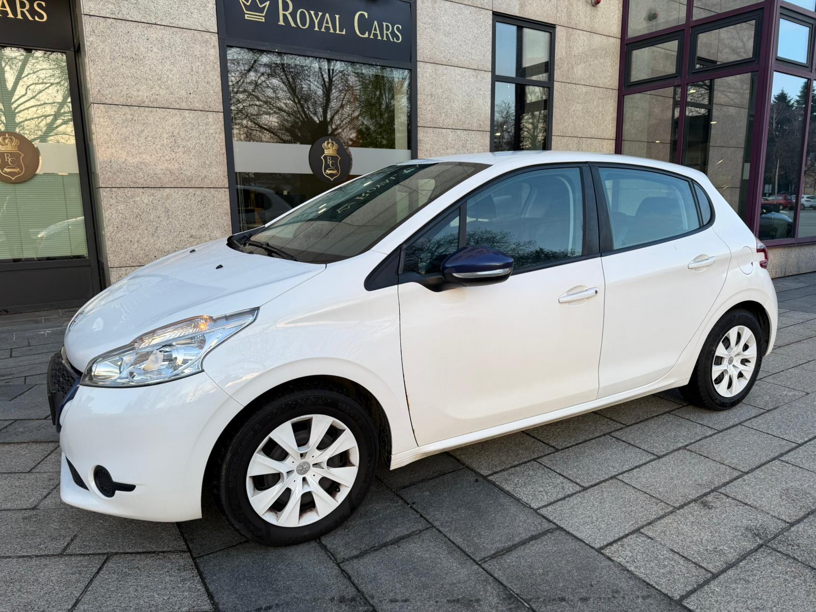 PEUGEOT 208 - 2015 GOD - RUČNI MJENJAČ - TOP! - NOVI SERVIS - NOVA REG, fotografija 11