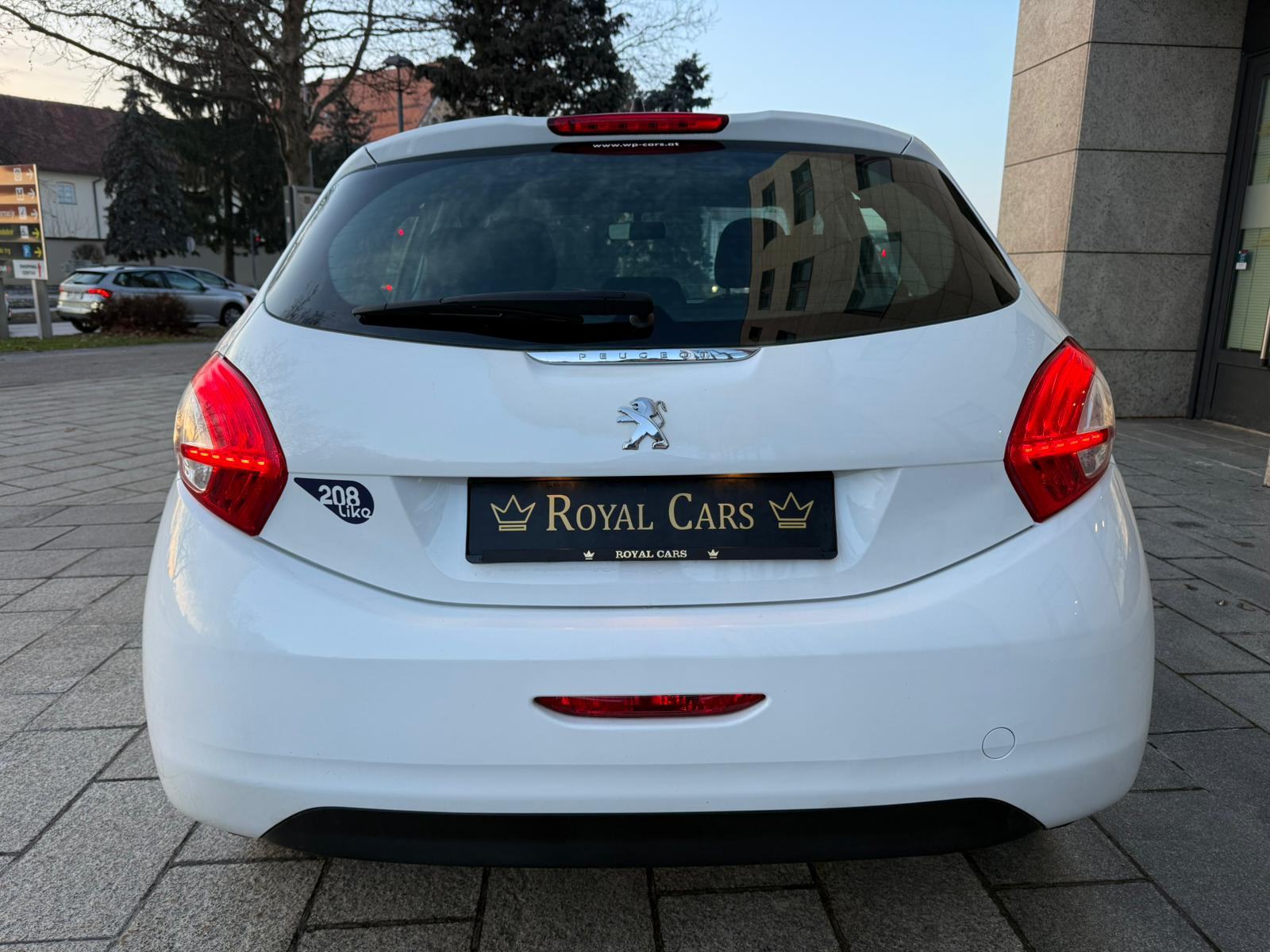 PEUGEOT 208 - 2015 GOD - RUČNI MJENJAČ - TOP! - NOVI SERVIS - NOVA REG, fotografija 7
