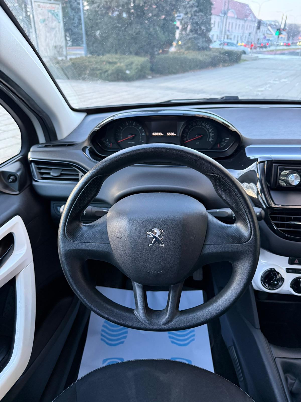 PEUGEOT 208 - 2015 GOD - RUČNI MJENJAČ - TOP! - NOVI SERVIS - NOVA REG, fotografija 17