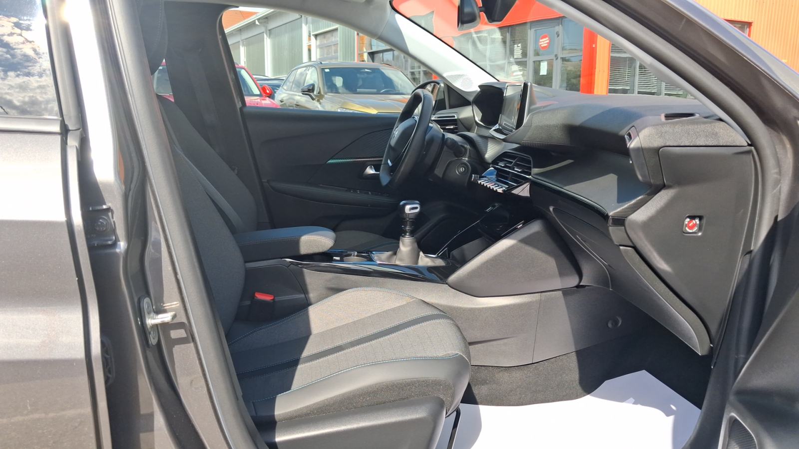 PEUGEOT 208 2023 • PREMIUM jamstvo • AutoZubak Rabljena, fotografija 9