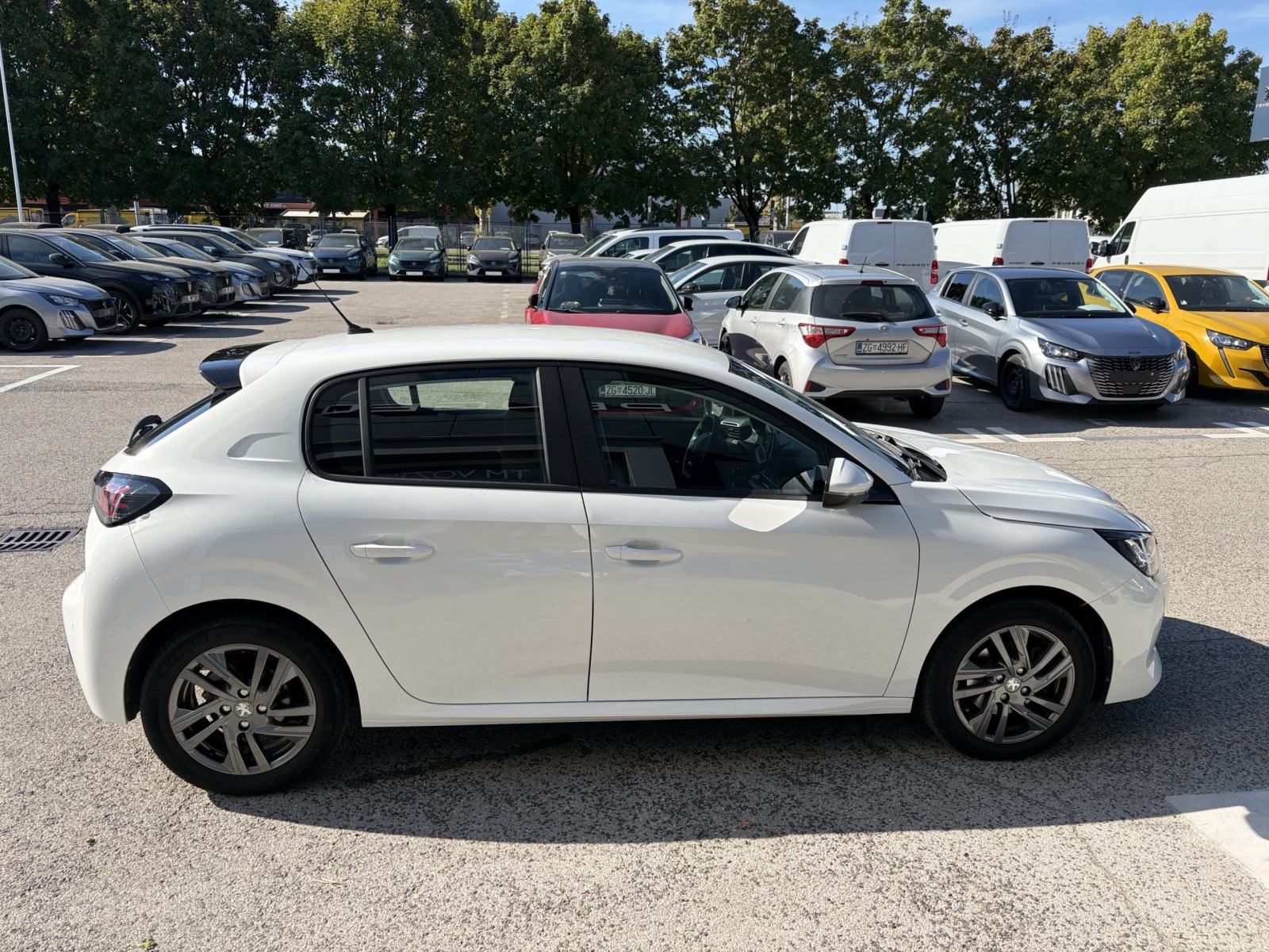PEUGEOT 208 ACTIVE BUSINESS 1,2 PURETECH 100, fotografija 6