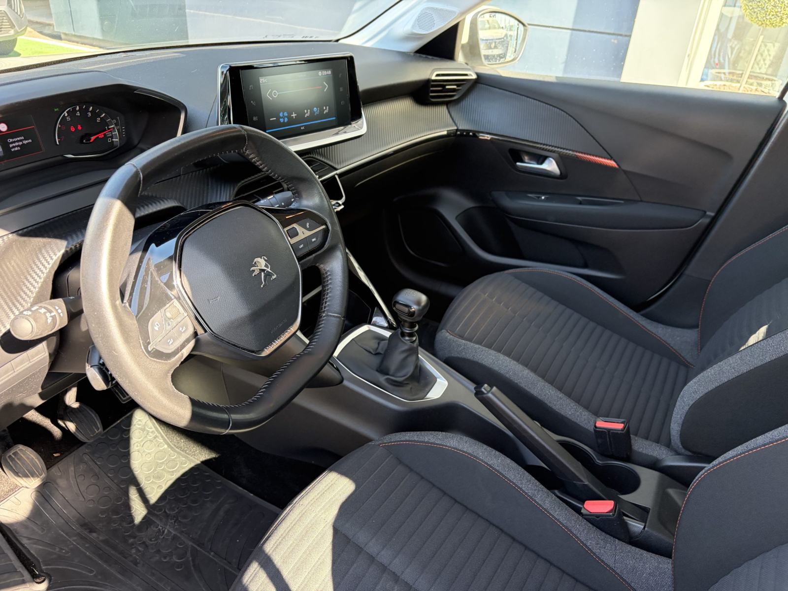 PEUGEOT 208 ACTIVE BUSINESS 1,2 PURETECH 100, fotografija 8