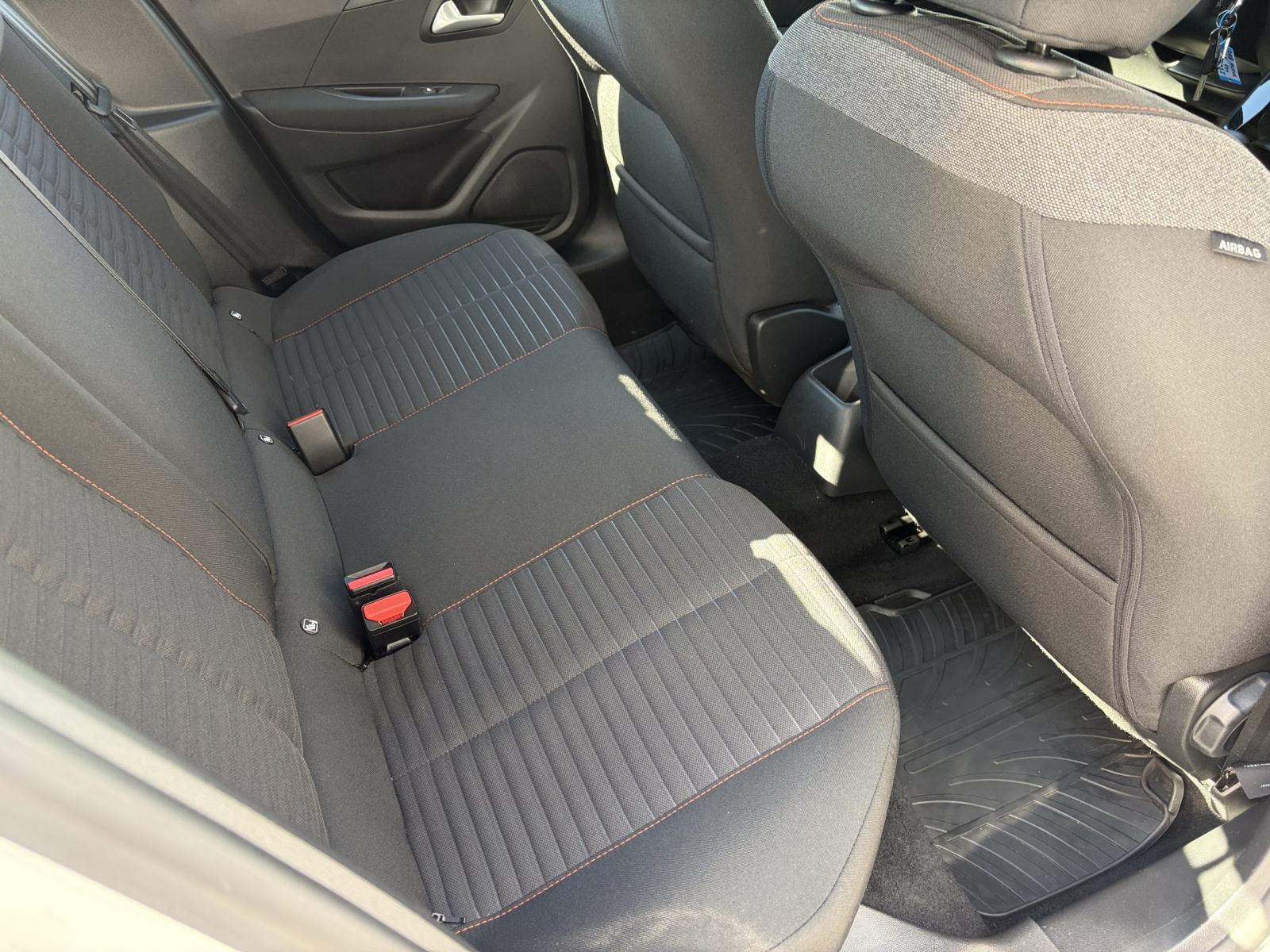 PEUGEOT 208 ACTIVE BUSINESS 1,2 PURETECH 100, fotografija 11