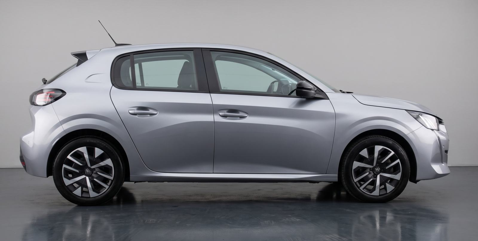 PEUGEOT 208 ACTIVE SAMO 21000 KM NOV AUTO!!!!, fotografija 4