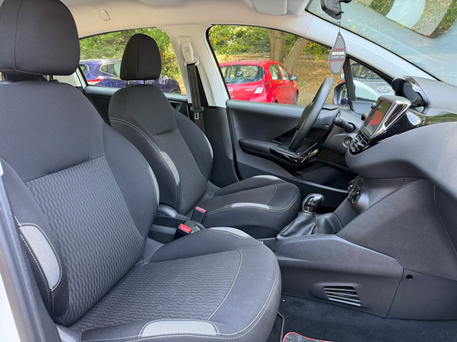 PEUGEOT 208, ALLURE, 72.000KM, SERVISNA, fotografija 11