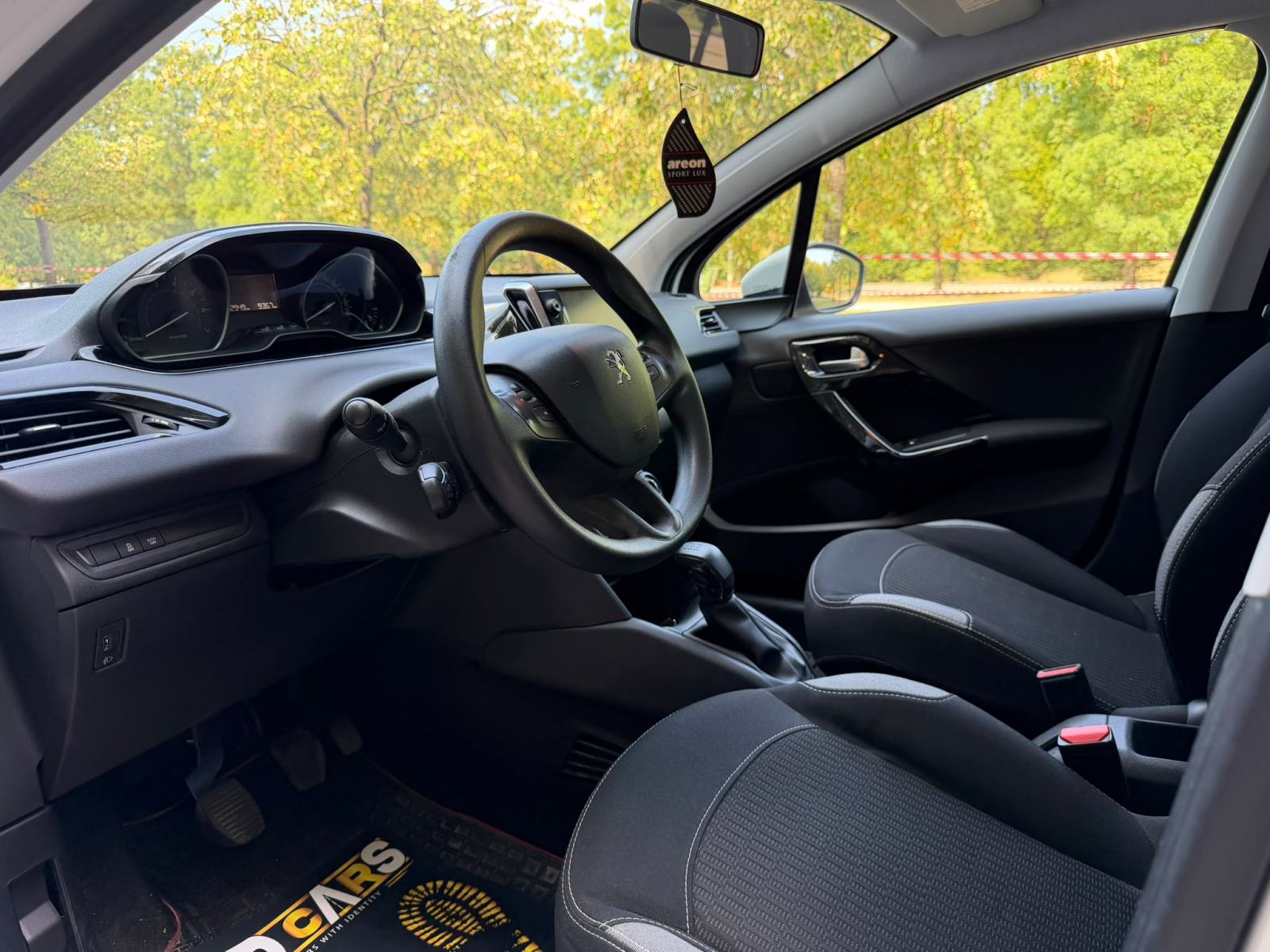 PEUGEOT 208, ALLURE, 72.000KM, SERVISNA, fotografija 7