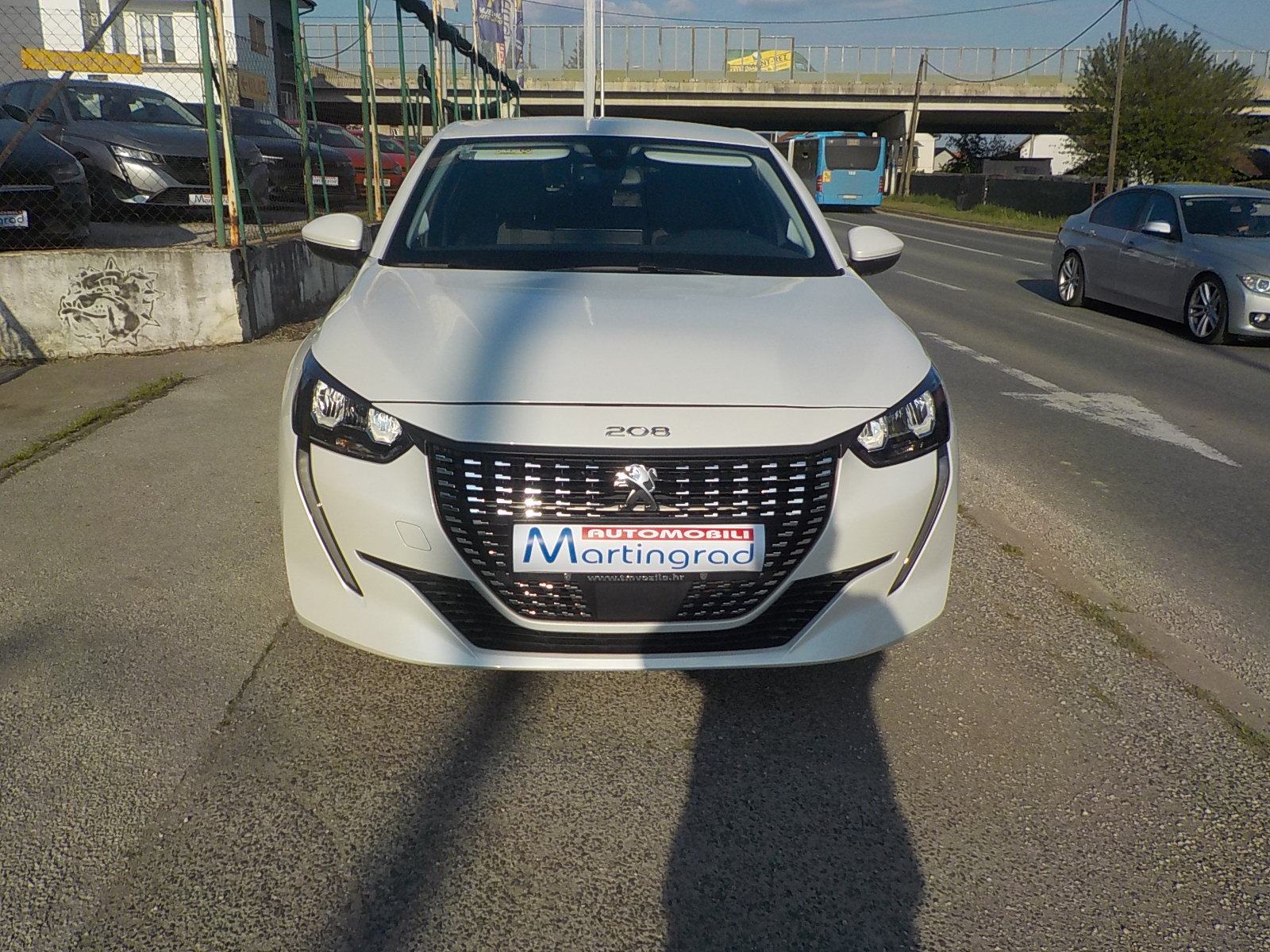 Peugeot 208 ALLURE BUSINESS 1.2 PURETECH 100 ks ⭐️HR AUTO⭐️JAMSTVO⭐️, fotografija 7