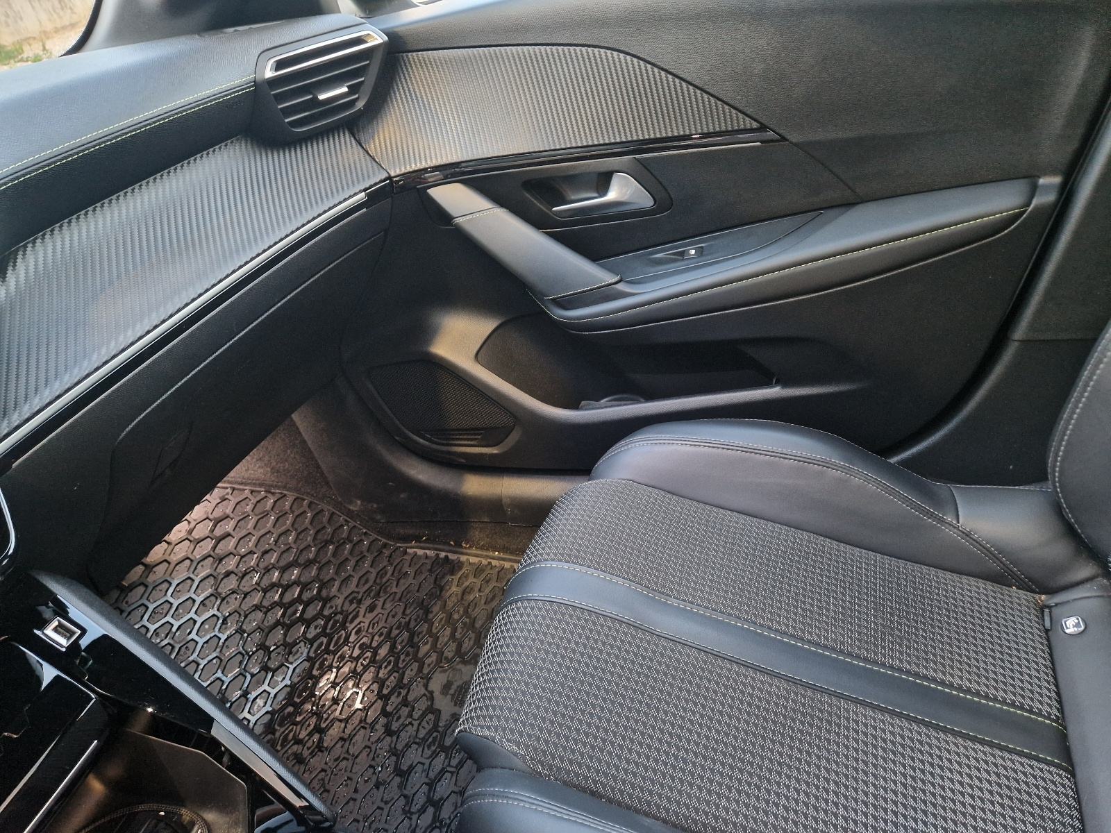 Peugeot električni-208 GT line, fotografija 9