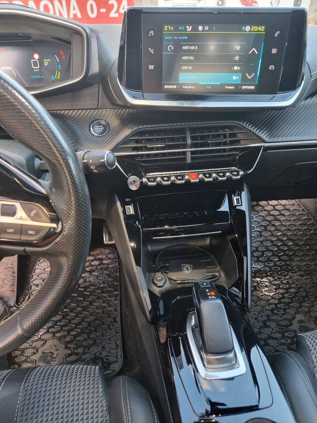 Peugeot električni-208 GT line, fotografija 10