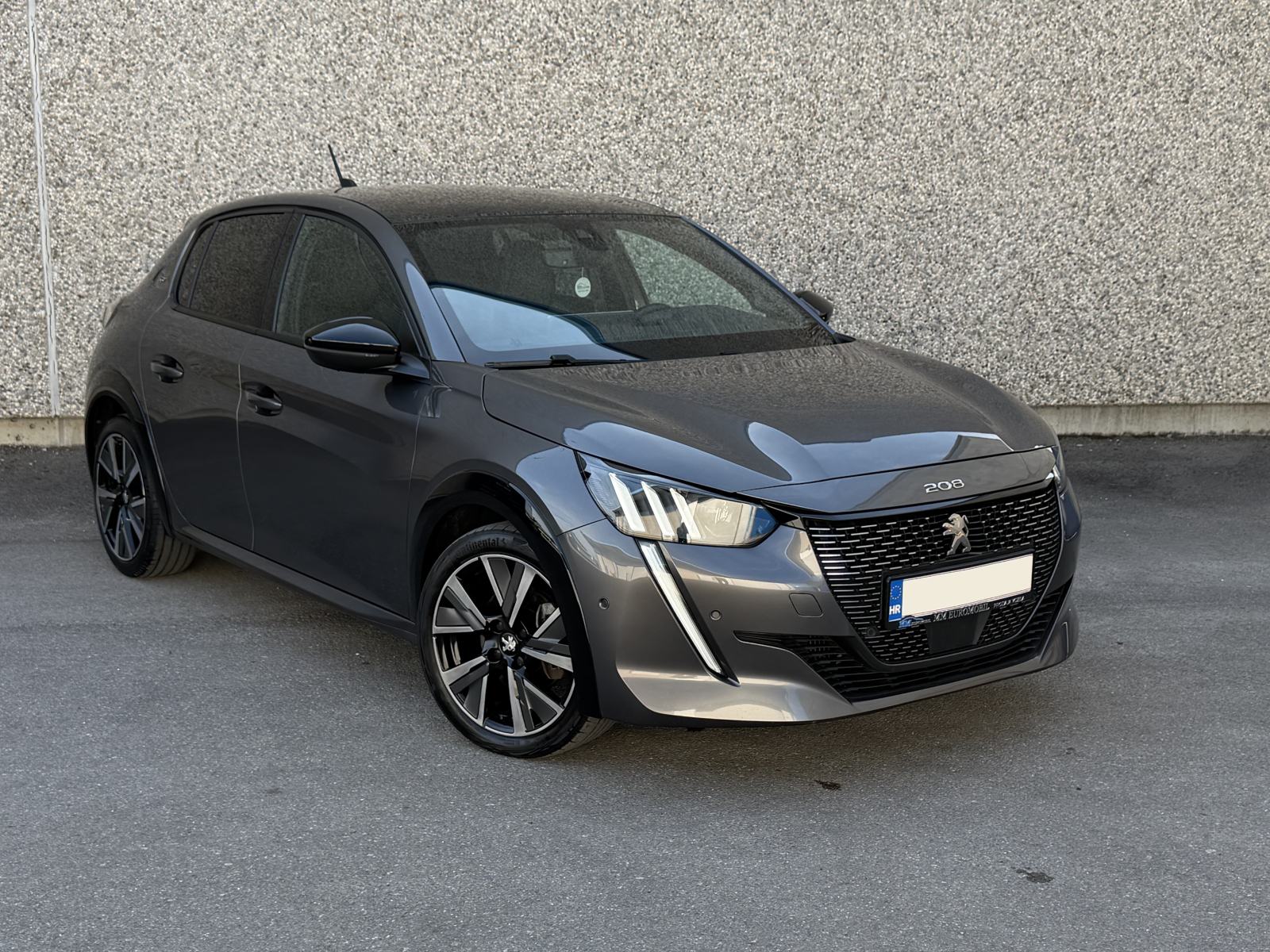 Peugeot 208 GT 1,2 PureTech | LED | KAMERA | PANORAMA | VIRTUAL | 17", fotografija 2