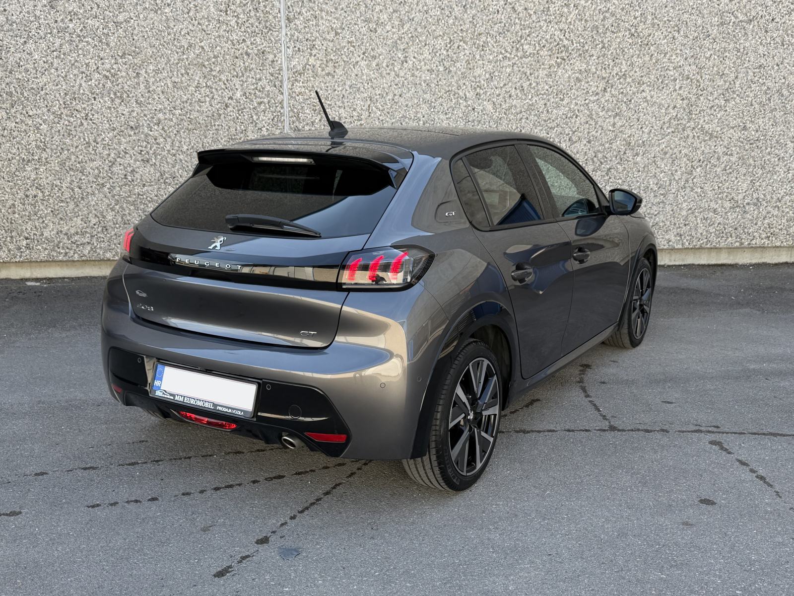Peugeot 208 GT 1,2 PureTech | LED | KAMERA | PANORAMA | VIRTUAL | 17", fotografija 4