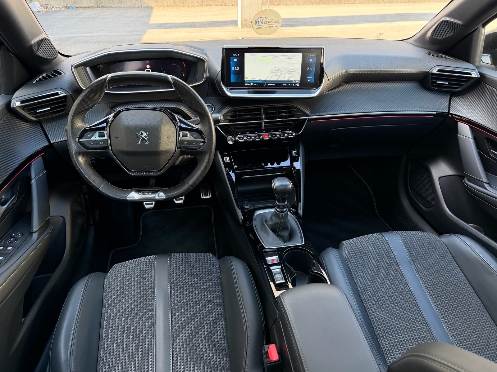 Peugeot 208 GT 1,2 PureTech | LED | KAMERA | PANORAMA | VIRTUAL | 17", fotografija 9