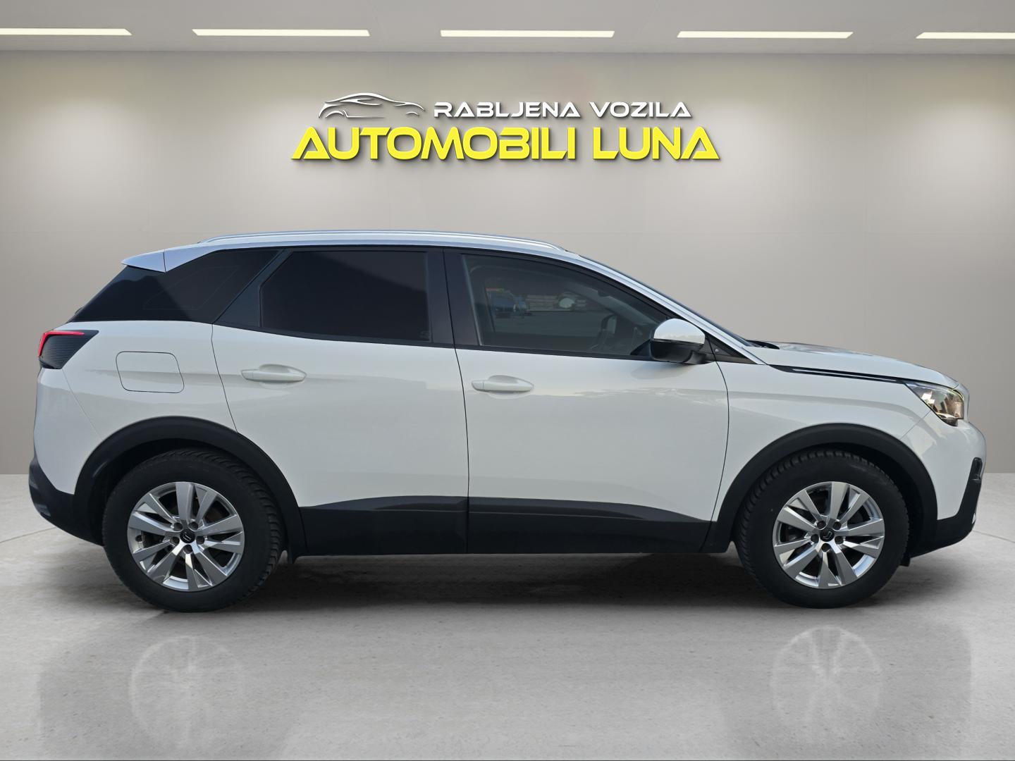 Peugeot 3008 1,2-96 KW- PANORAMA-KAMERA- 9.990 €, fotografija 2