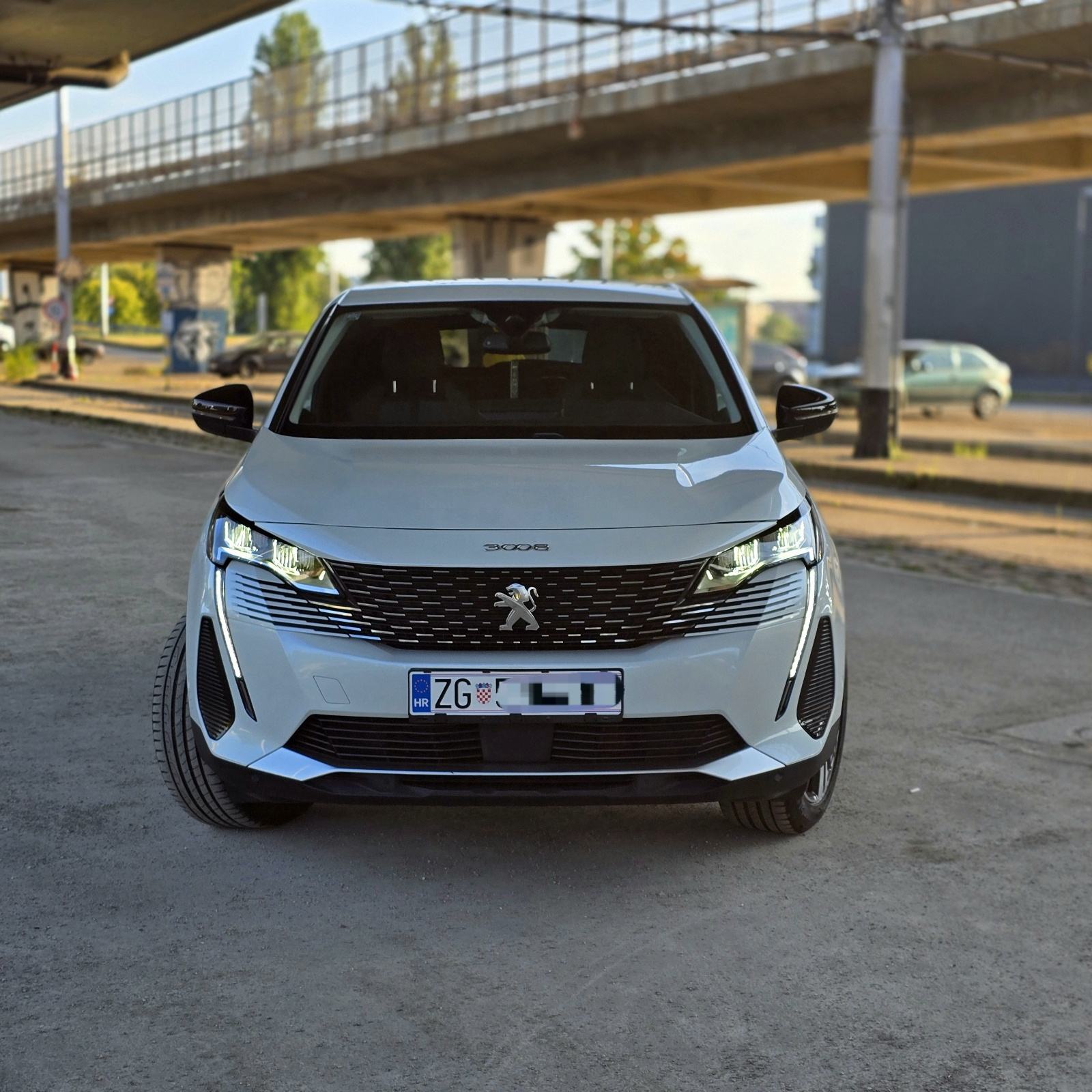 Peugeot 3008 1,2 automatik, fotografija 2
