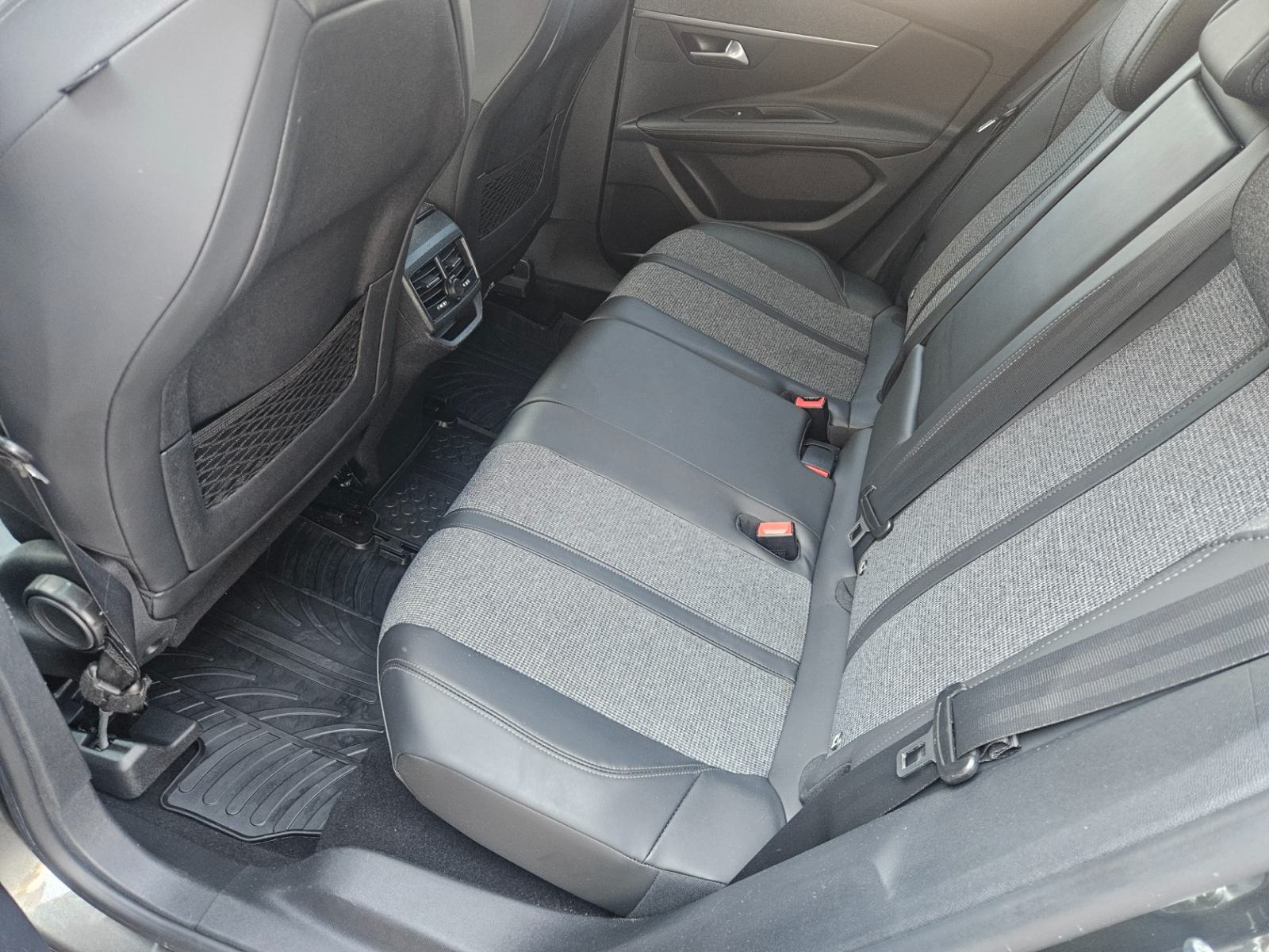 Peugeot 3008 1,2 PureTech 130 S&S Allure Aut.,72400KM,1 GODINU REGISTR, fotografija 16