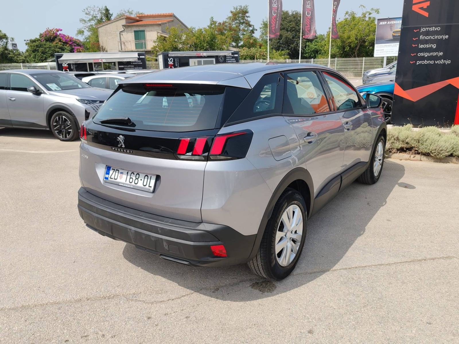 PEUGEOT 3008 1.2 PureTech 130 KS ACTIVE *VOZILO S JAMSTVOM*, fotografija 6