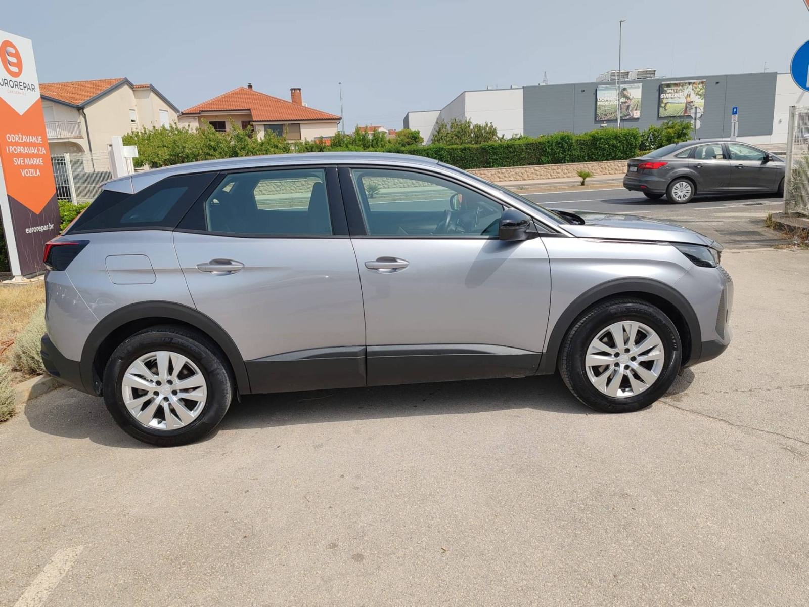 PEUGEOT 3008 1.2 PureTech 130 KS ACTIVE *VOZILO S JAMSTVOM*, fotografija 8
