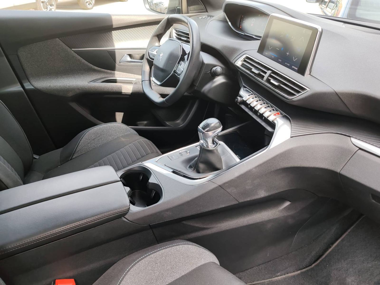 PEUGEOT 3008 1.2 PureTech 130 KS ACTIVE *VOZILO S JAMSTVOM*, fotografija 9