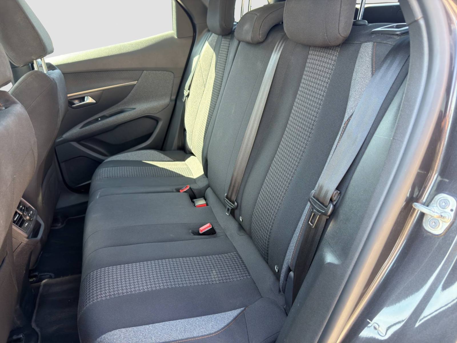 PEUGEOT 3008 1.2 PureTech 130 KS ACTIVE *VOZILO S JAMSTVOM*, fotografija 19