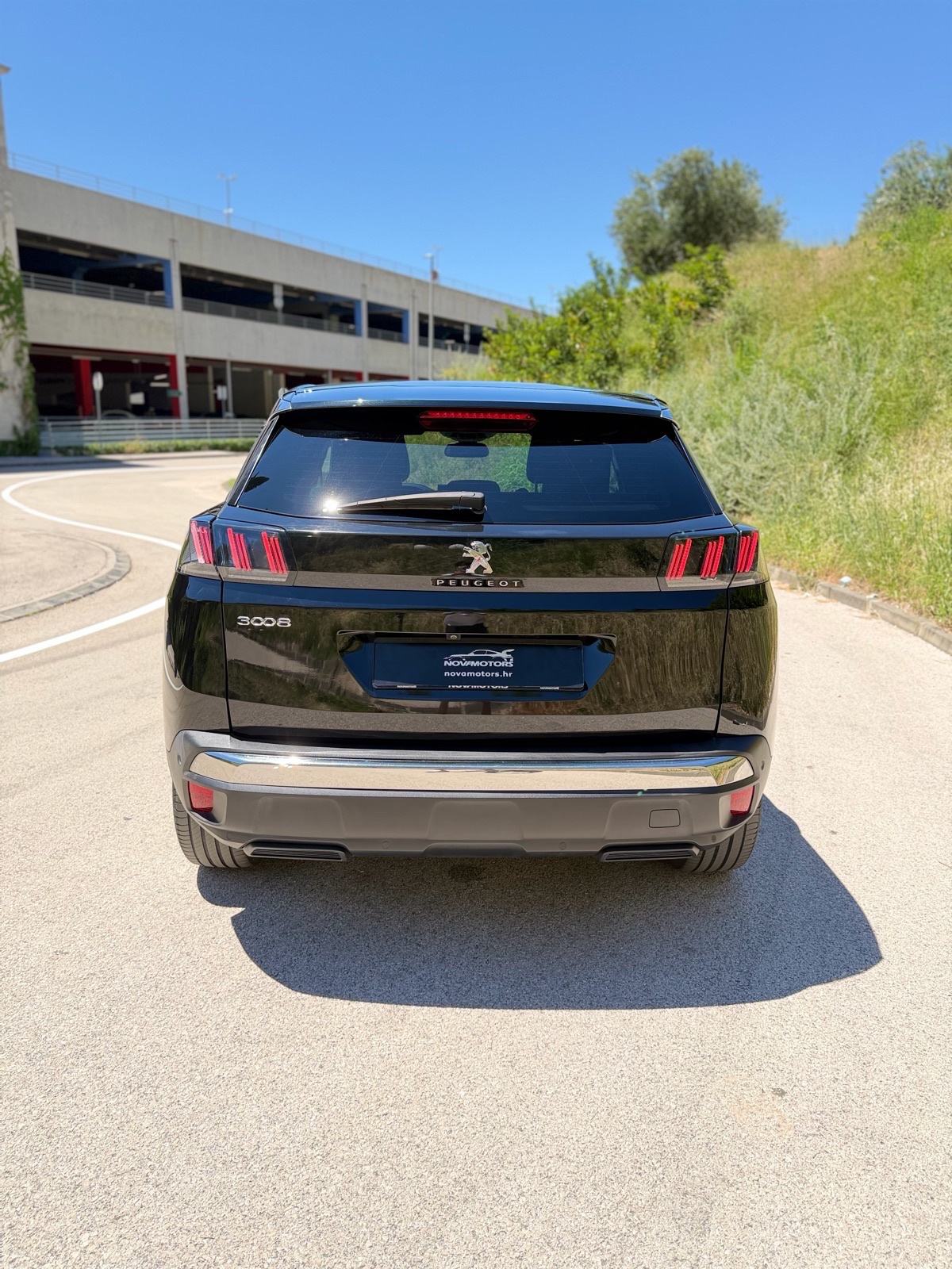 Peugeot 3008 1,2 PureTech Allure 2021, fotografija 5
