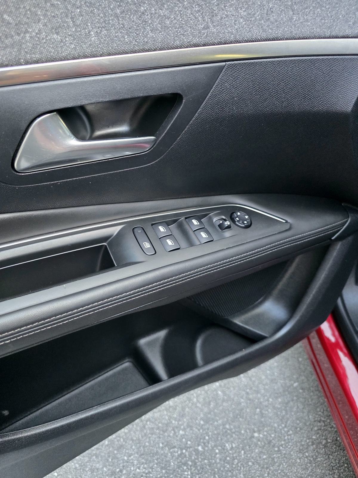 Peugeot 3008 1.2 PureTech, benzin (130 KS) automatik, Allure, fotografija 12