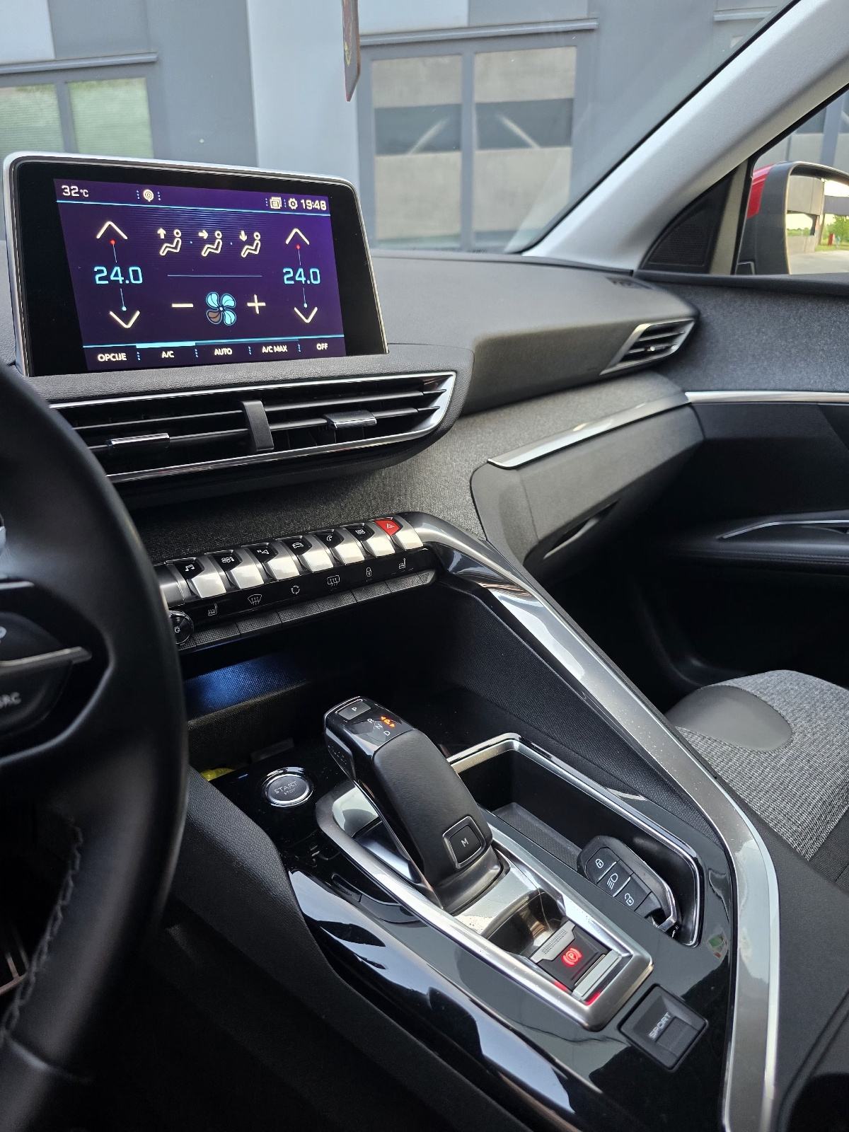 Peugeot 3008 1.2 PureTech, benzin (130 KS) automatik, Allure, fotografija 15