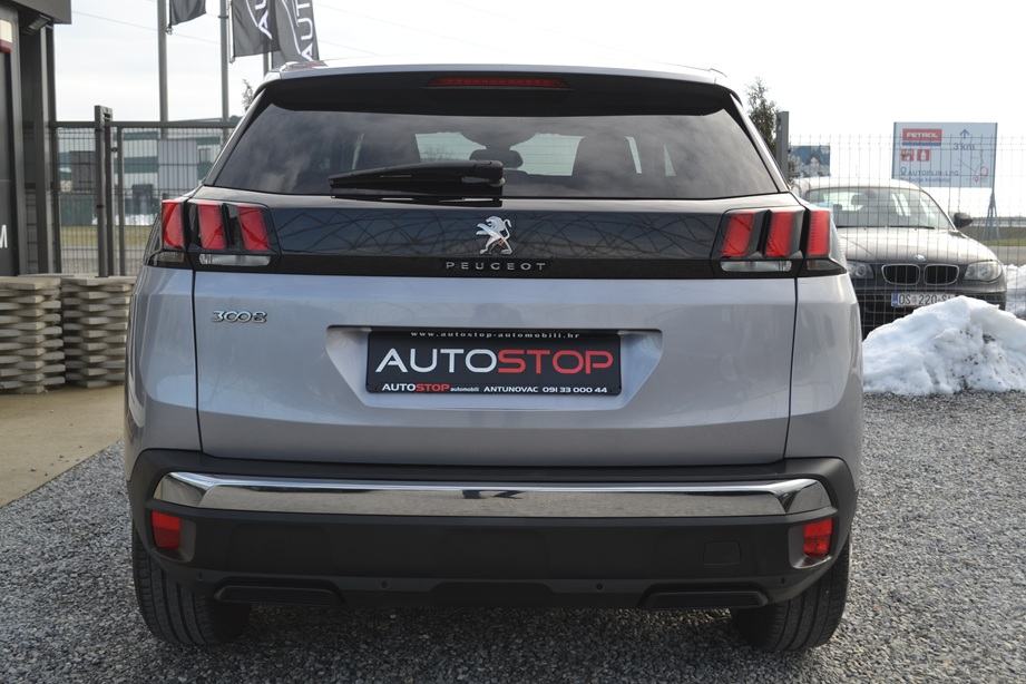 Peugeot 3008 1,2 PureTech ** rata 195€ na 5 god BEZ UČEŠĆA ** servisna, fotografija 5