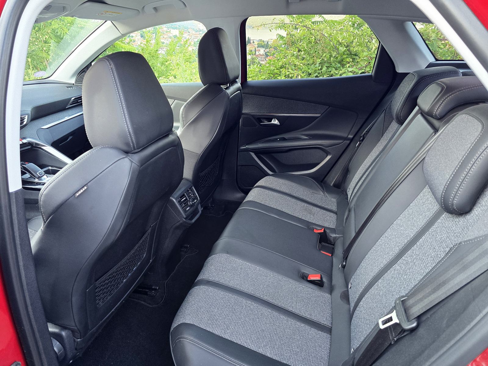 Peugeot 3008 1,2 PureTech EAT8 Allure • 60.000 km • Veliki servis, fotografija 13